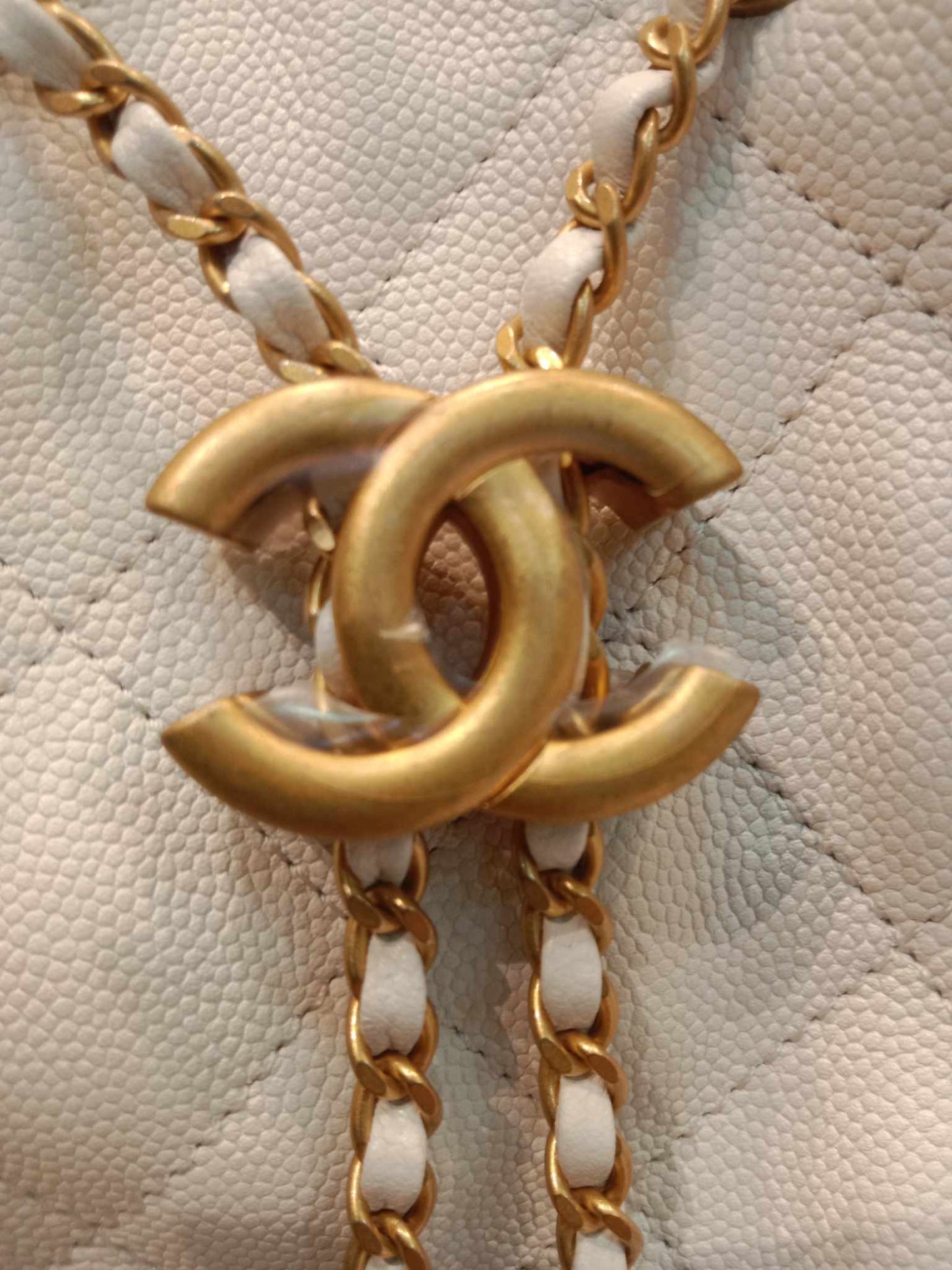 Chanel 25 Medium Hobo Bag Caviar White Microchipped Brandnew