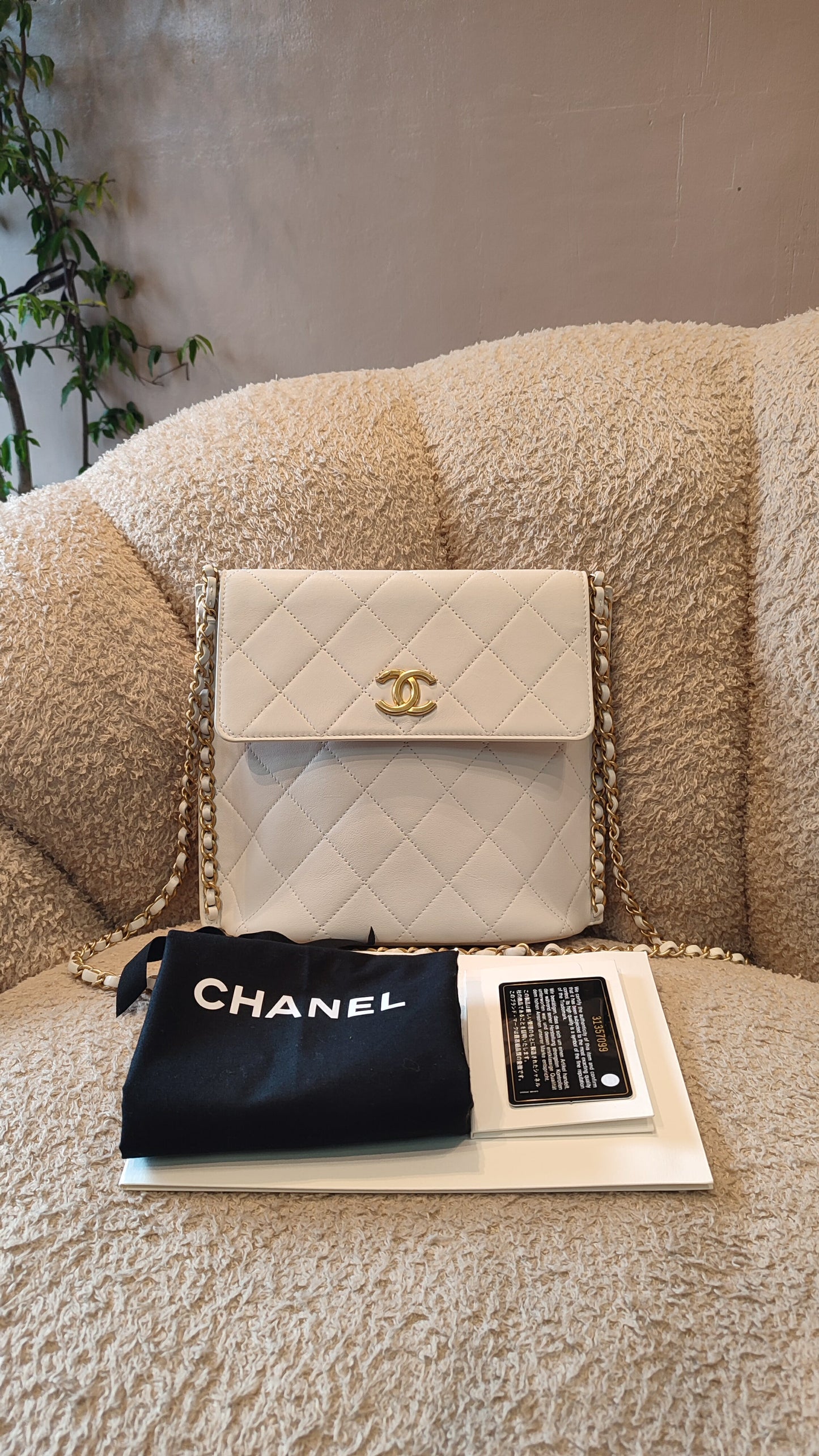 Chanel Hobo Chained Bag White Lambskin Series 31 Fullset