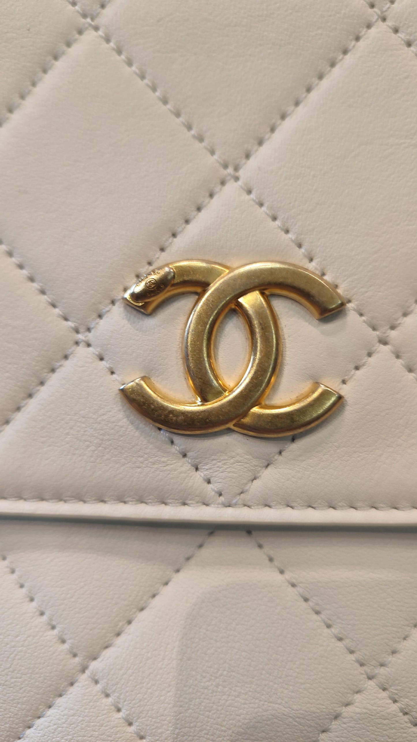 Chanel Hobo Chained Bag White Lambskin Series 31 Fullset