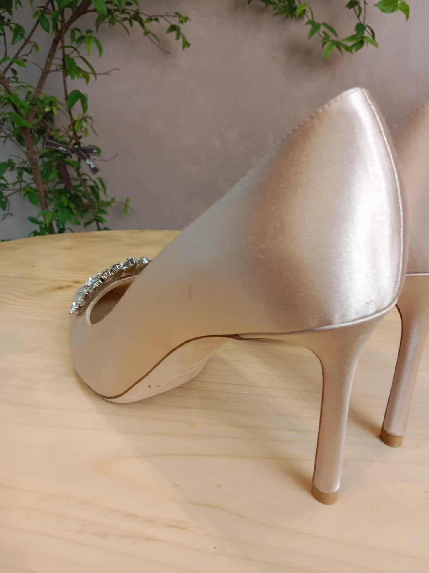 Jimmy Choo Cream Satin Crystal Embellished Pumps Size 37