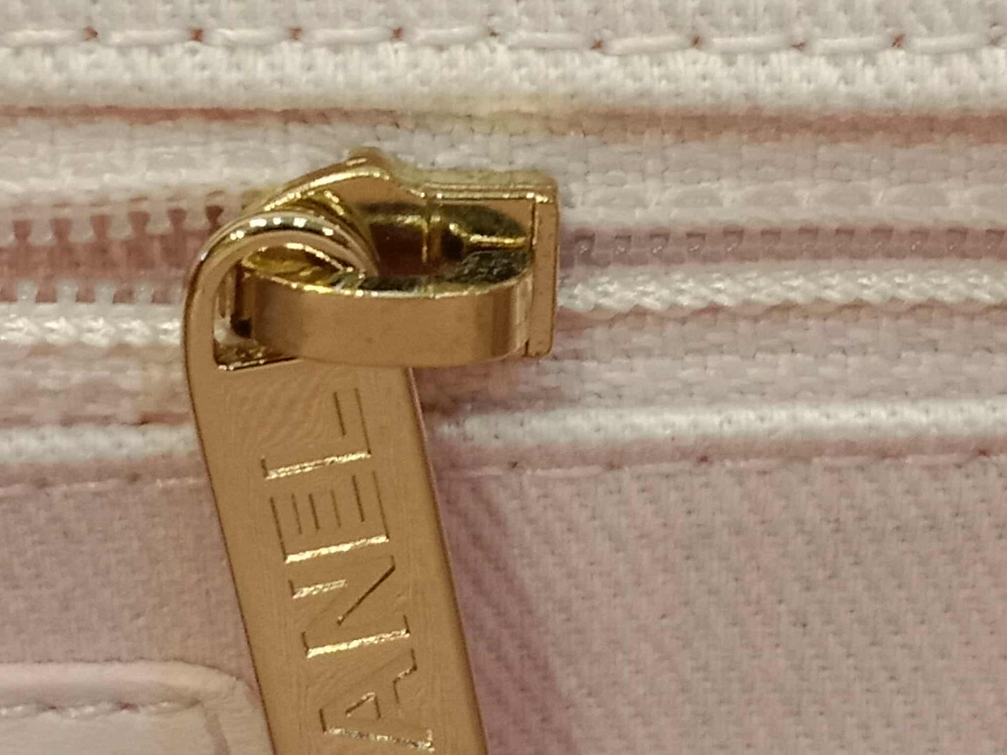 Chanel Business Affinity Light Pink Caviar Medium Microchipped