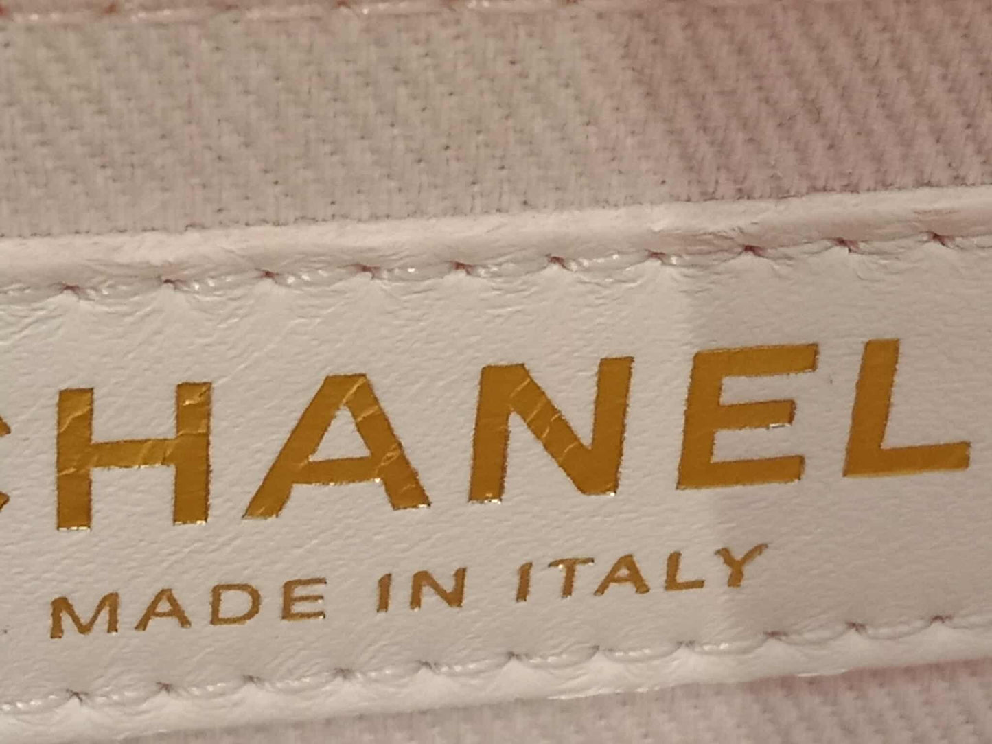 Chanel Business Affinity Light Pink Caviar Medium Microchipped