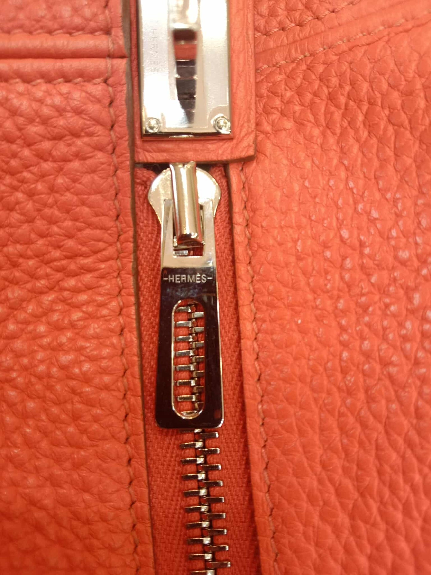 Hermes Victoria II 35 Rose Azalee Clemence Stamp P Square 2012