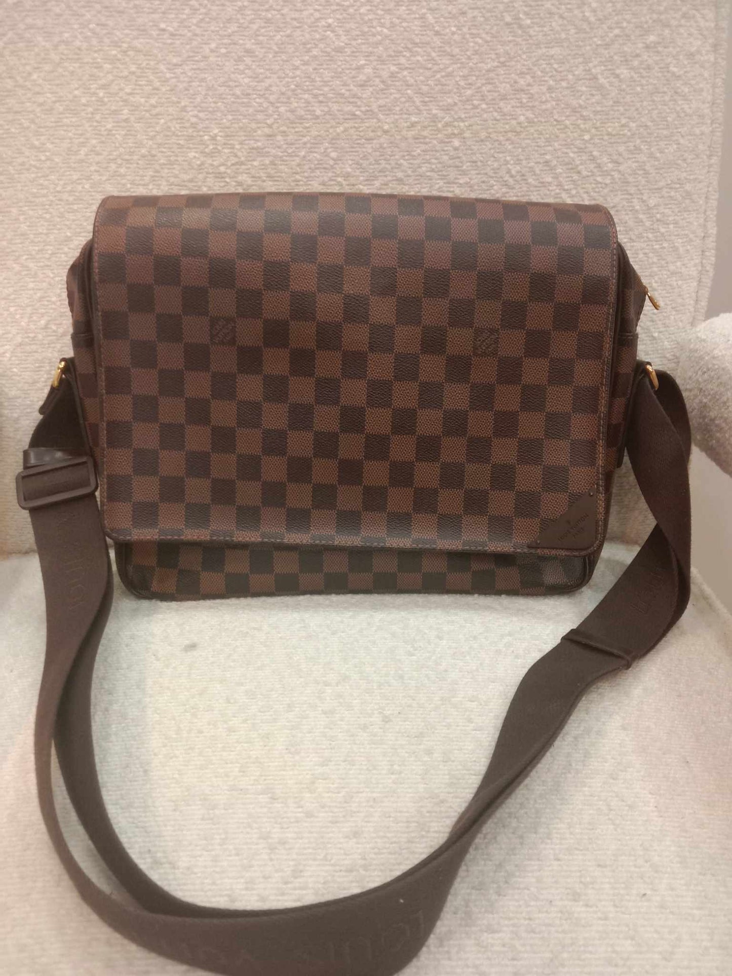 Louis Vuitton Shelton Damier Ebene MM