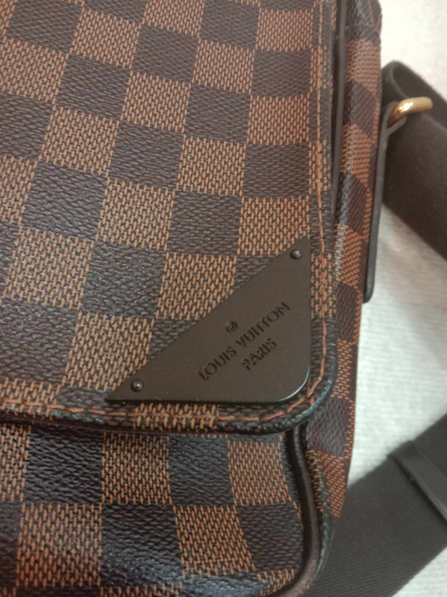 Louis Vuitton Shelton Damier Ebene MM