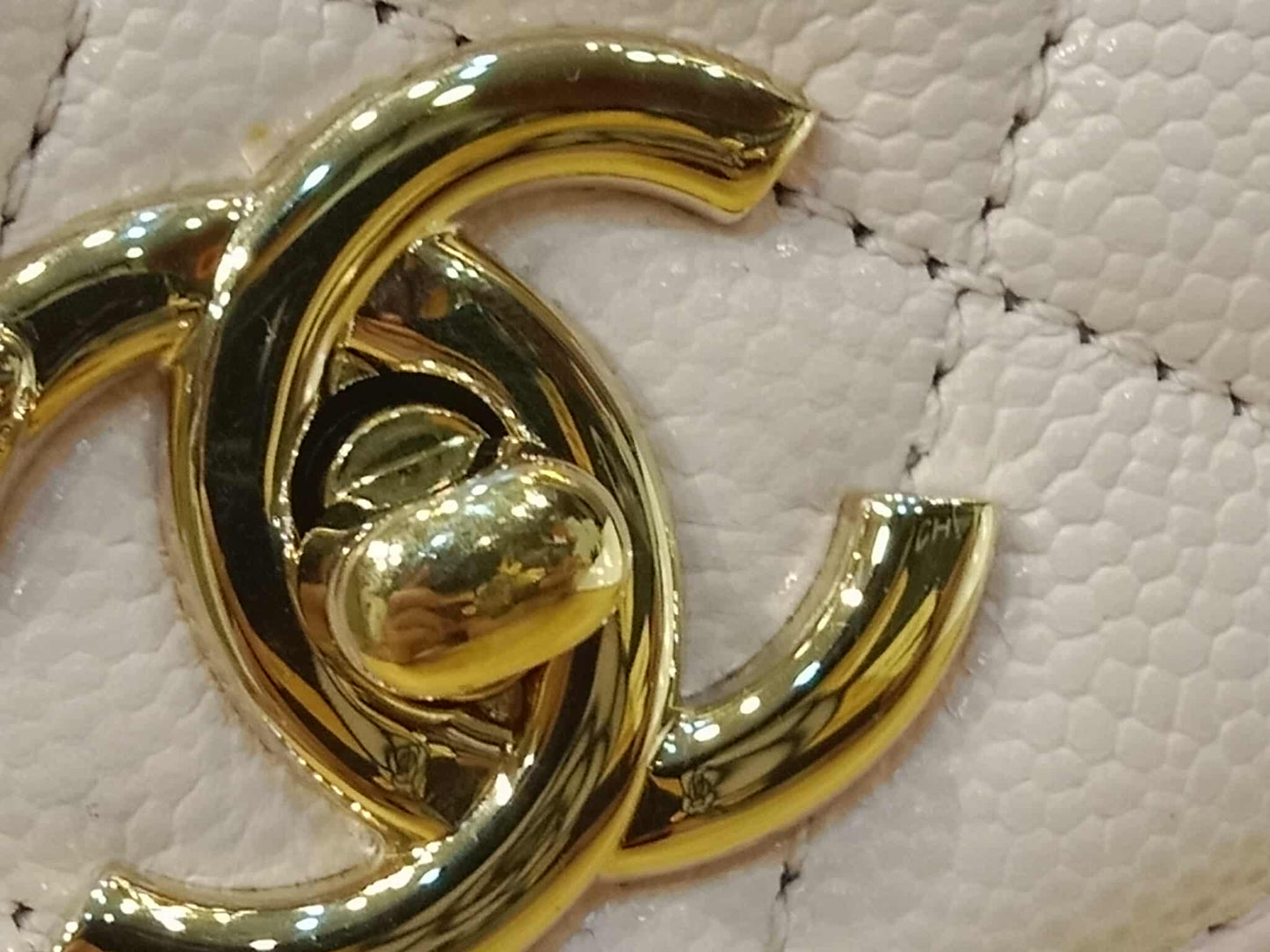 Chanel Business Affinity Light Pink Caviar Medium Microchipped
