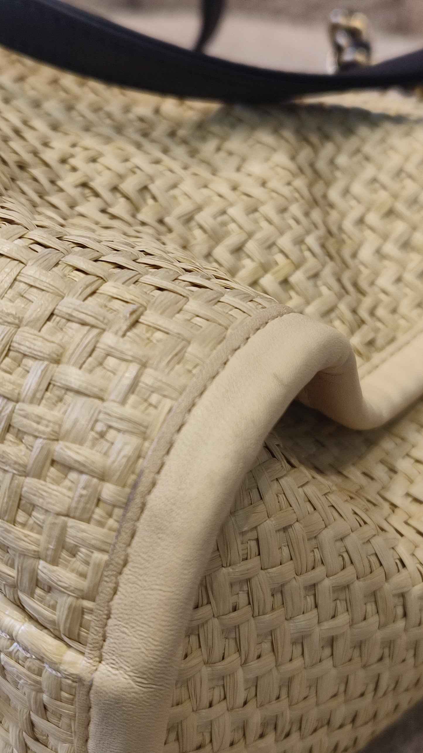 Chanel Deauville Raffia Series 30 Medium Beige/Black