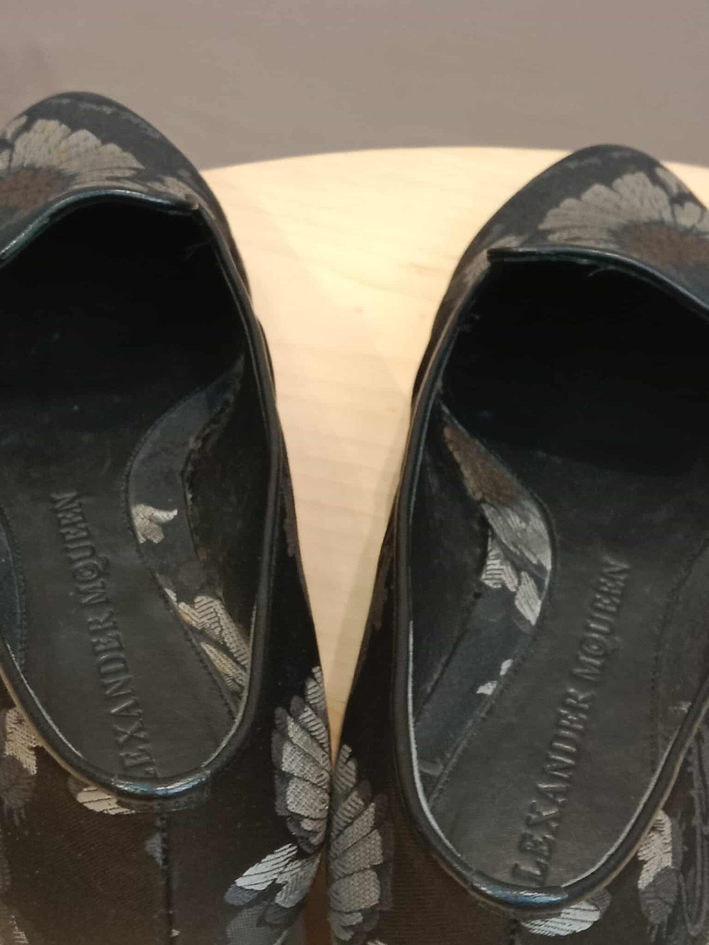 Alexander McQueen Silk Loafer Flats Black Sie 38