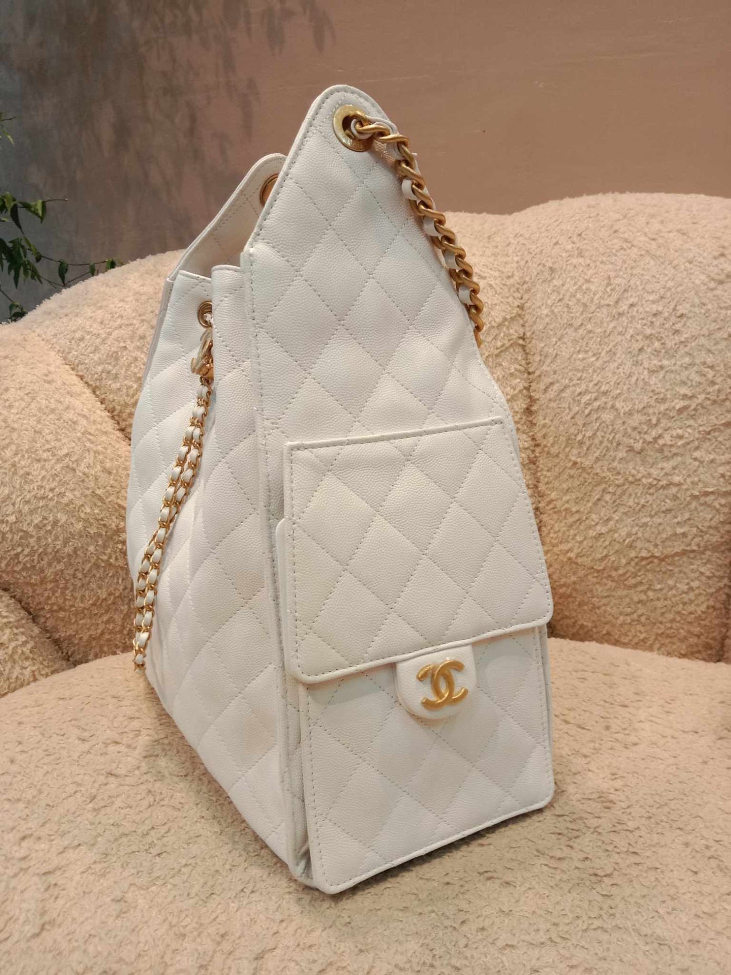 Chanel 25 Medium Hobo Bag Caviar White Microchipped Brandnew