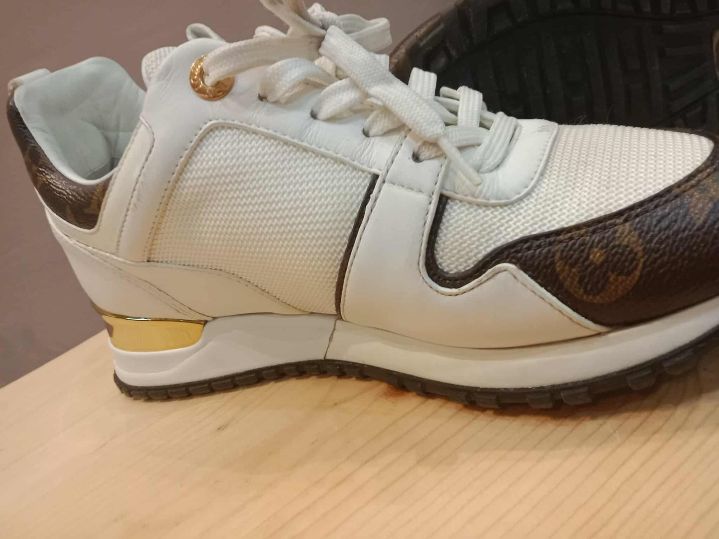 Louis Vuitton White Monogram Reverse Run Away Sneakers Size 37 (24)