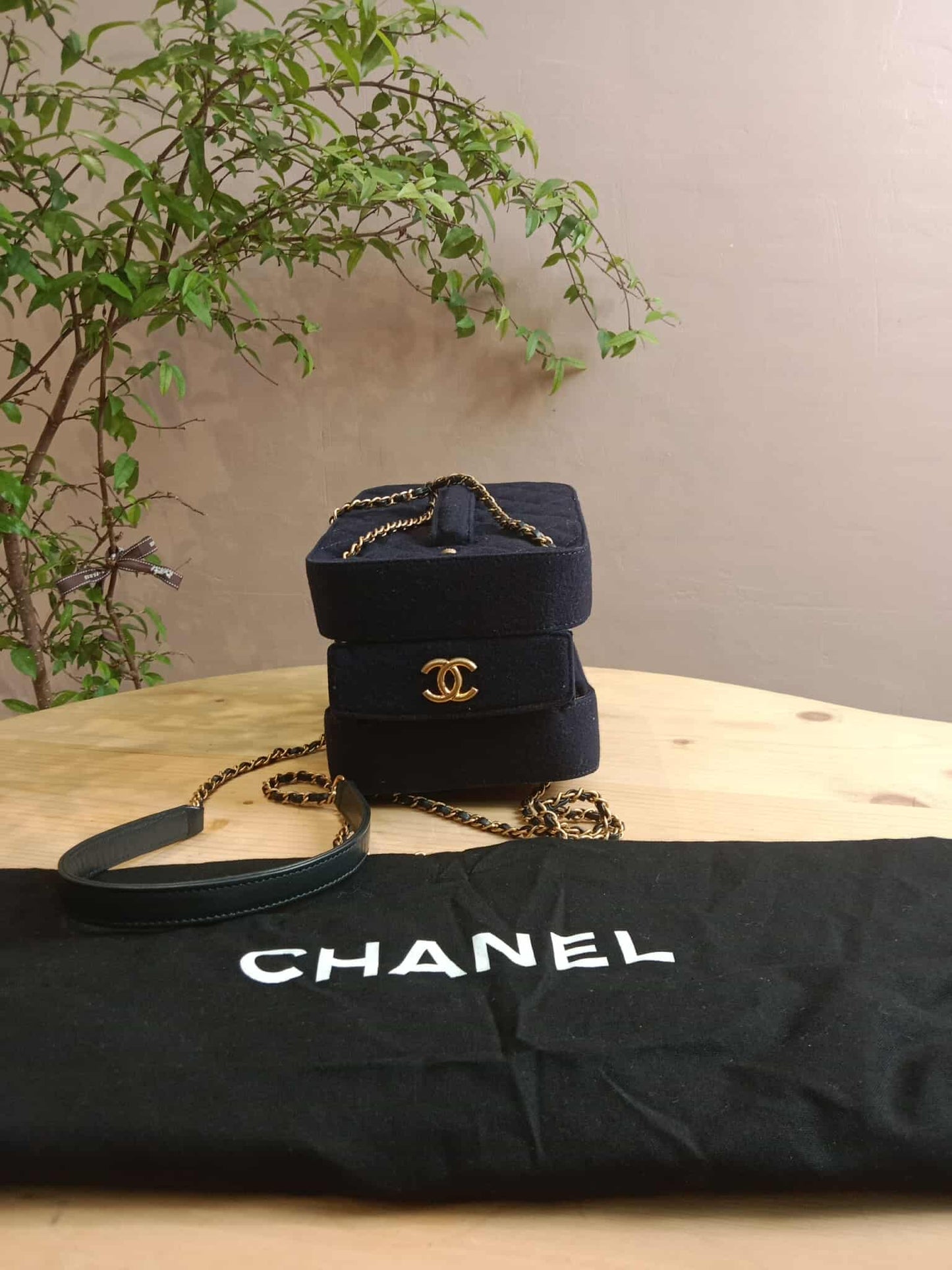 Chanel Paris-Hamburg Accordion Quilted Navy Blue Wool Aged Crossbody Runway Bag Series 25