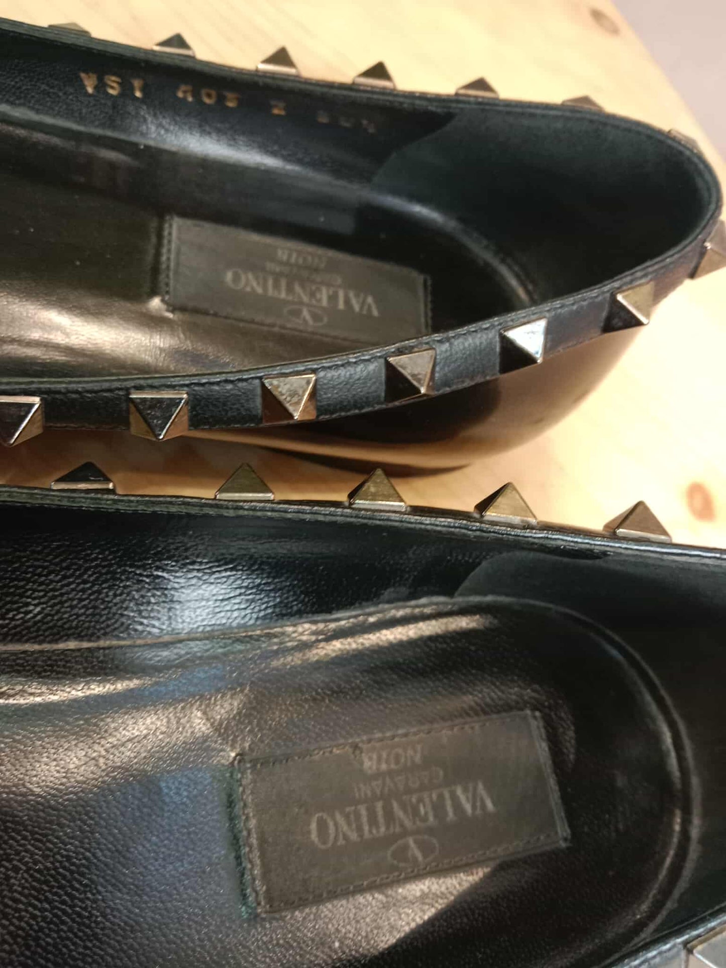 Valentino Garavani Black Patent Rockstud Pointed Toe Flat Size 38 1/2