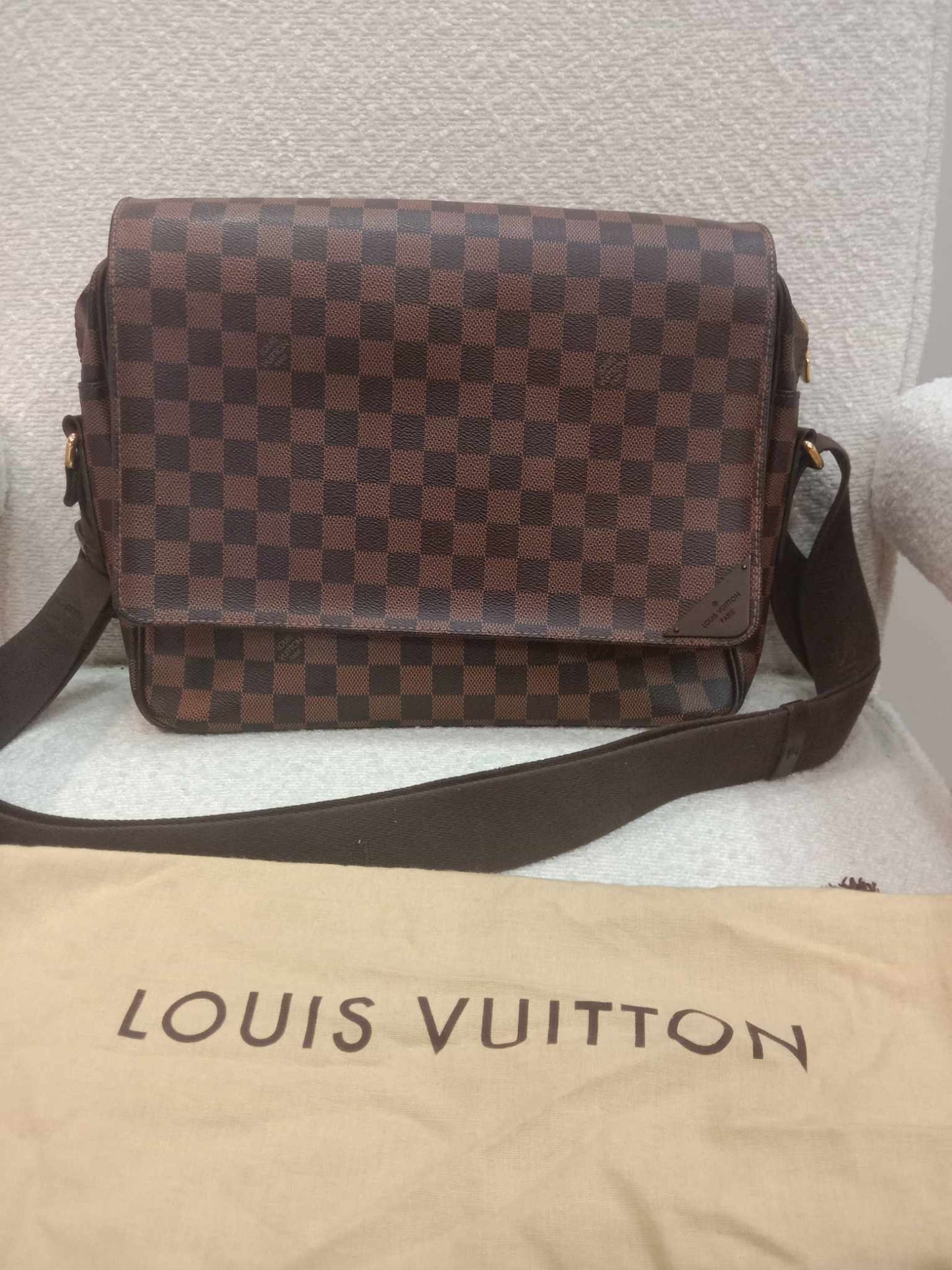 Louis Vuitton Shelton Damier Ebene MM
