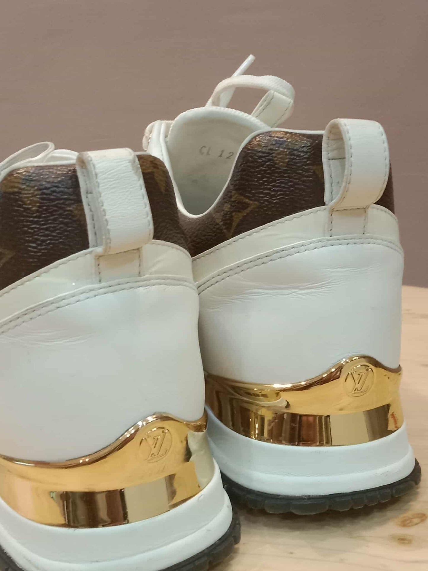 Louis Vuitton White Monogram Reverse Run Away Sneakers Size 37 (24)