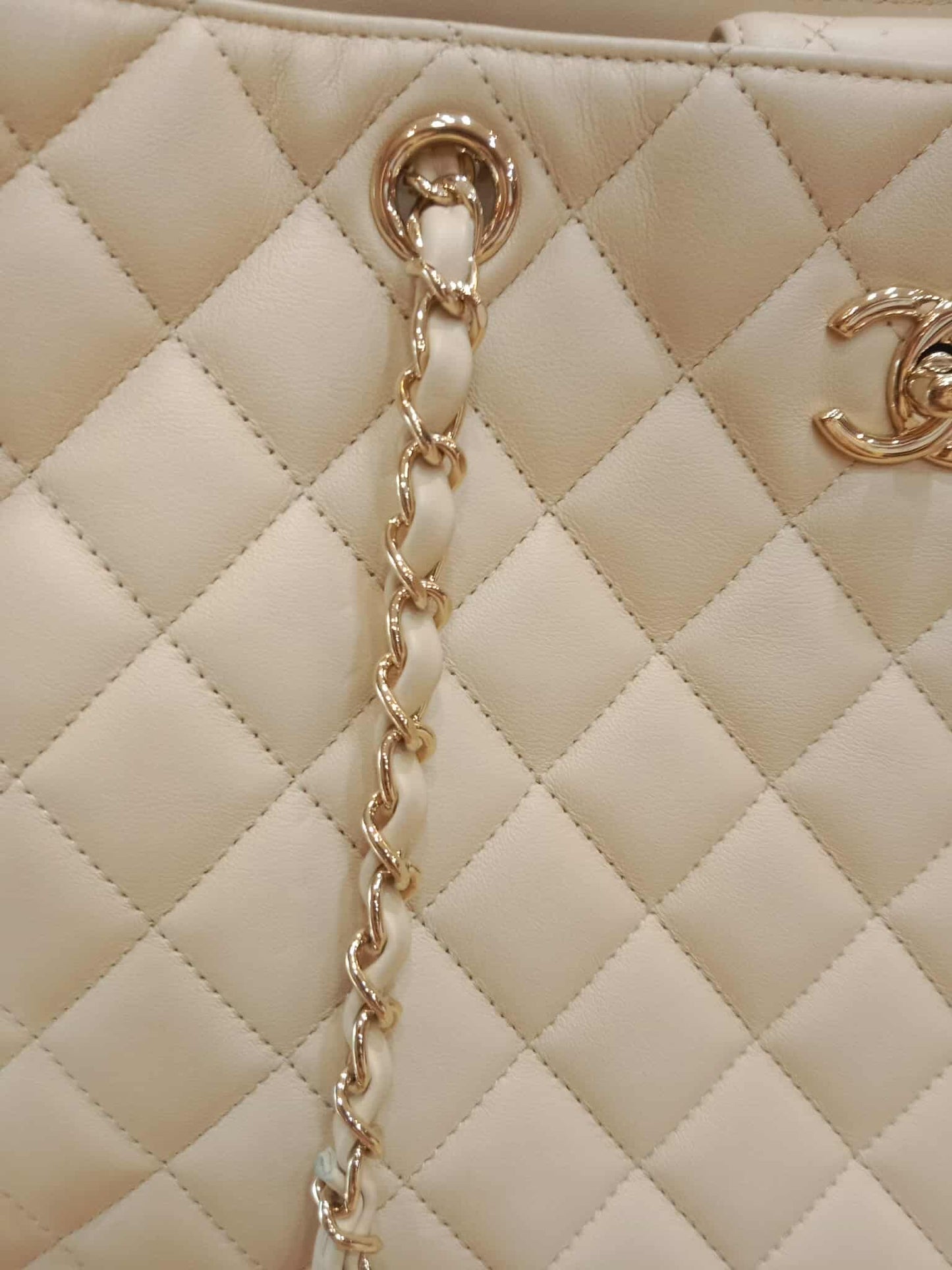 Chanel Classic CC Tote Beige Lambskin Series 21