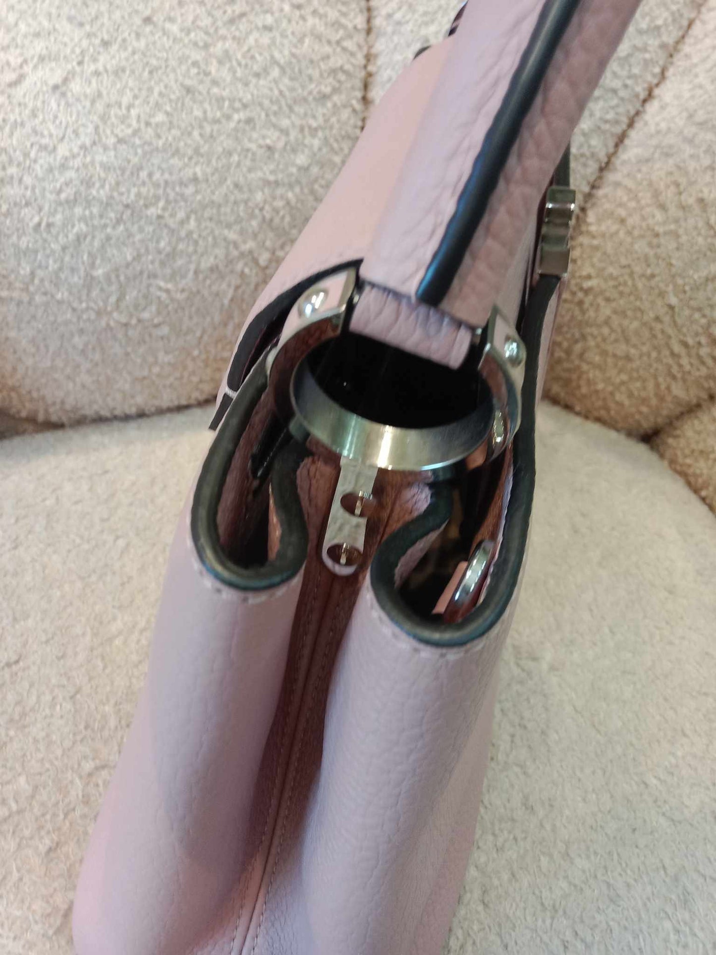 Louis Vuitton Capucine Sakura Pink PM