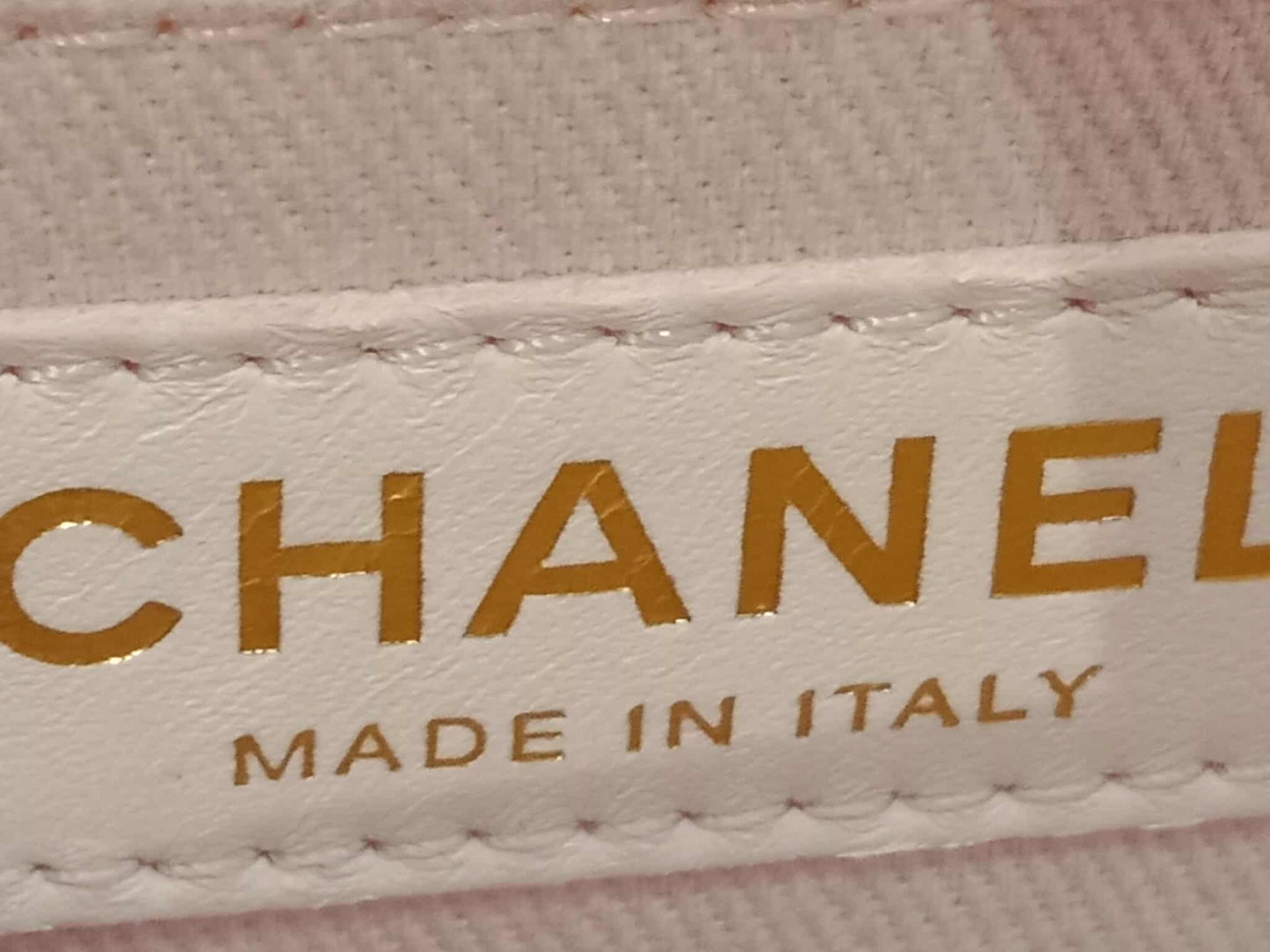Chanel Business Affinity Light Pink Caviar Medium Microchipped