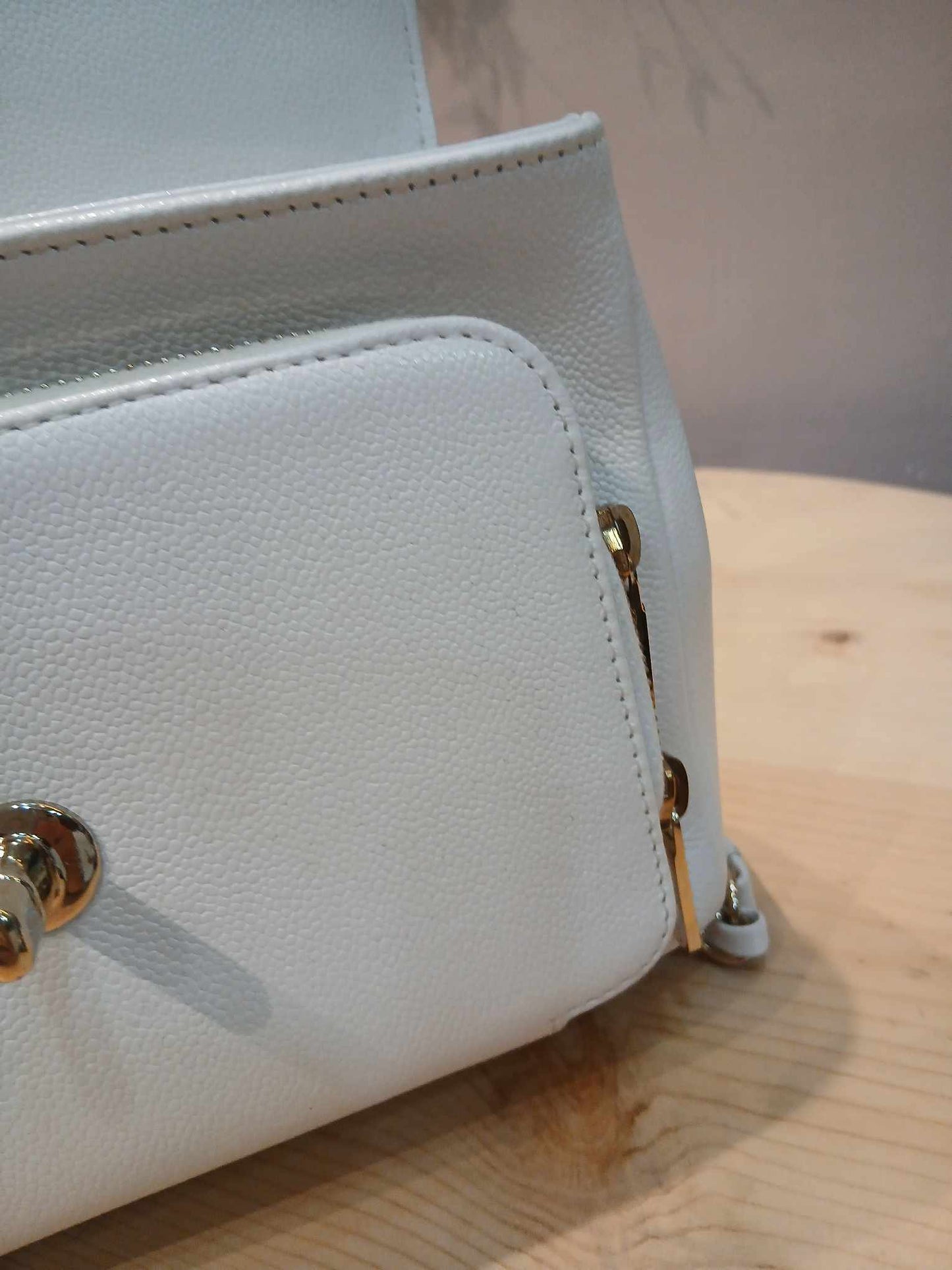 Chanel Affinity White Caviar Series 30
