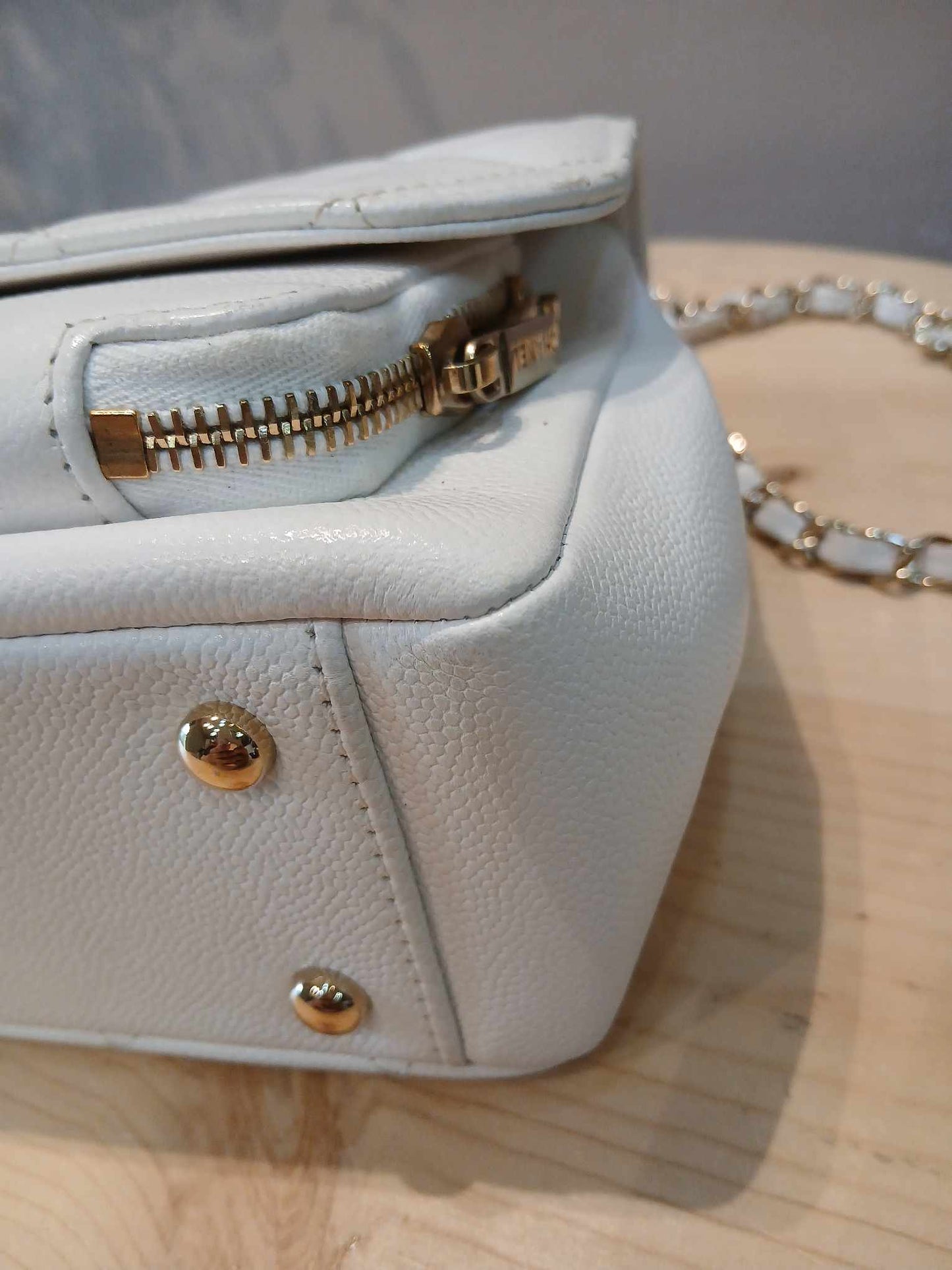 Chanel Affinity White Caviar Series 30