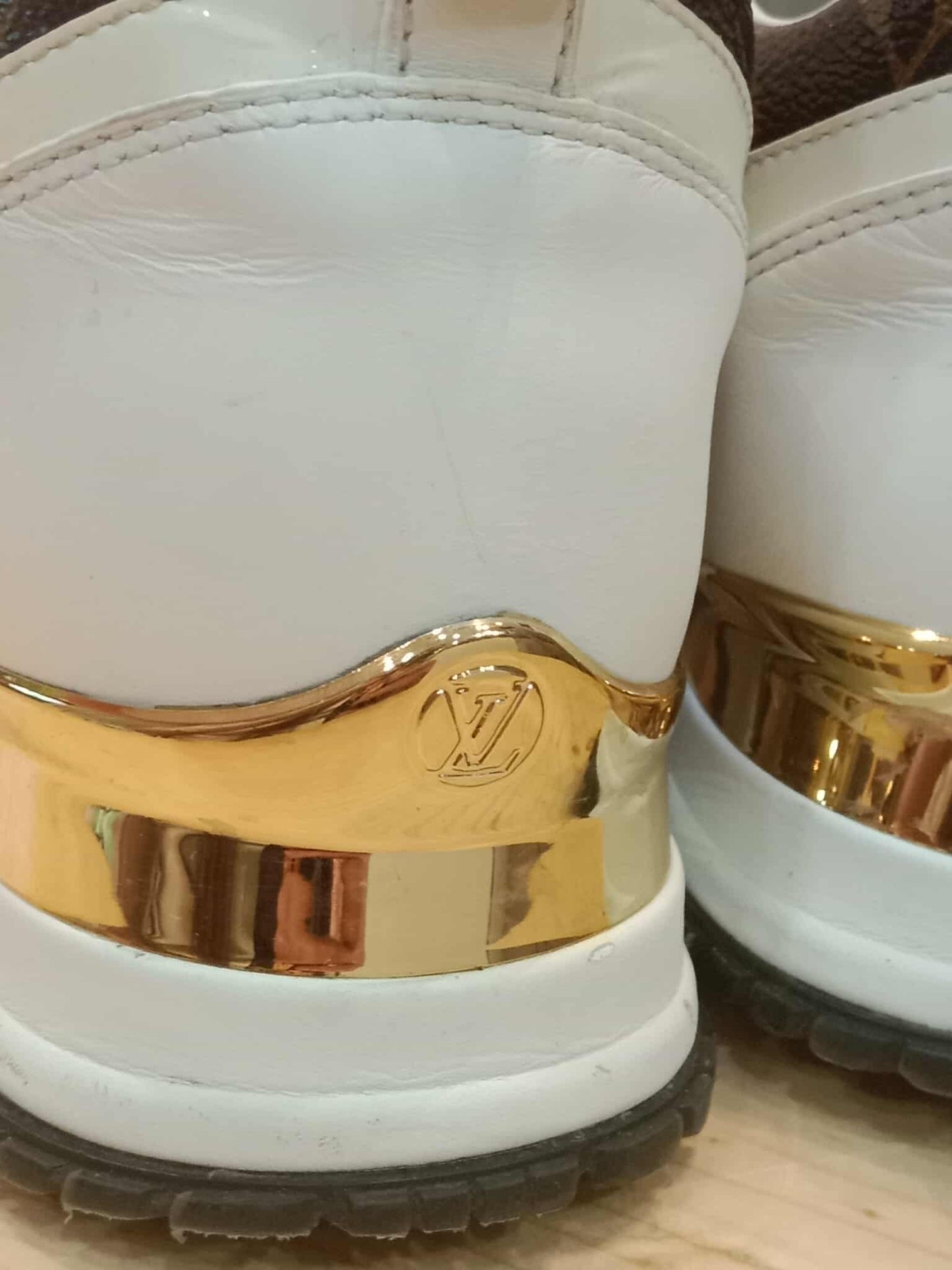 Louis Vuitton White Monogram Reverse Run Away Sneakers Size 37 (24)