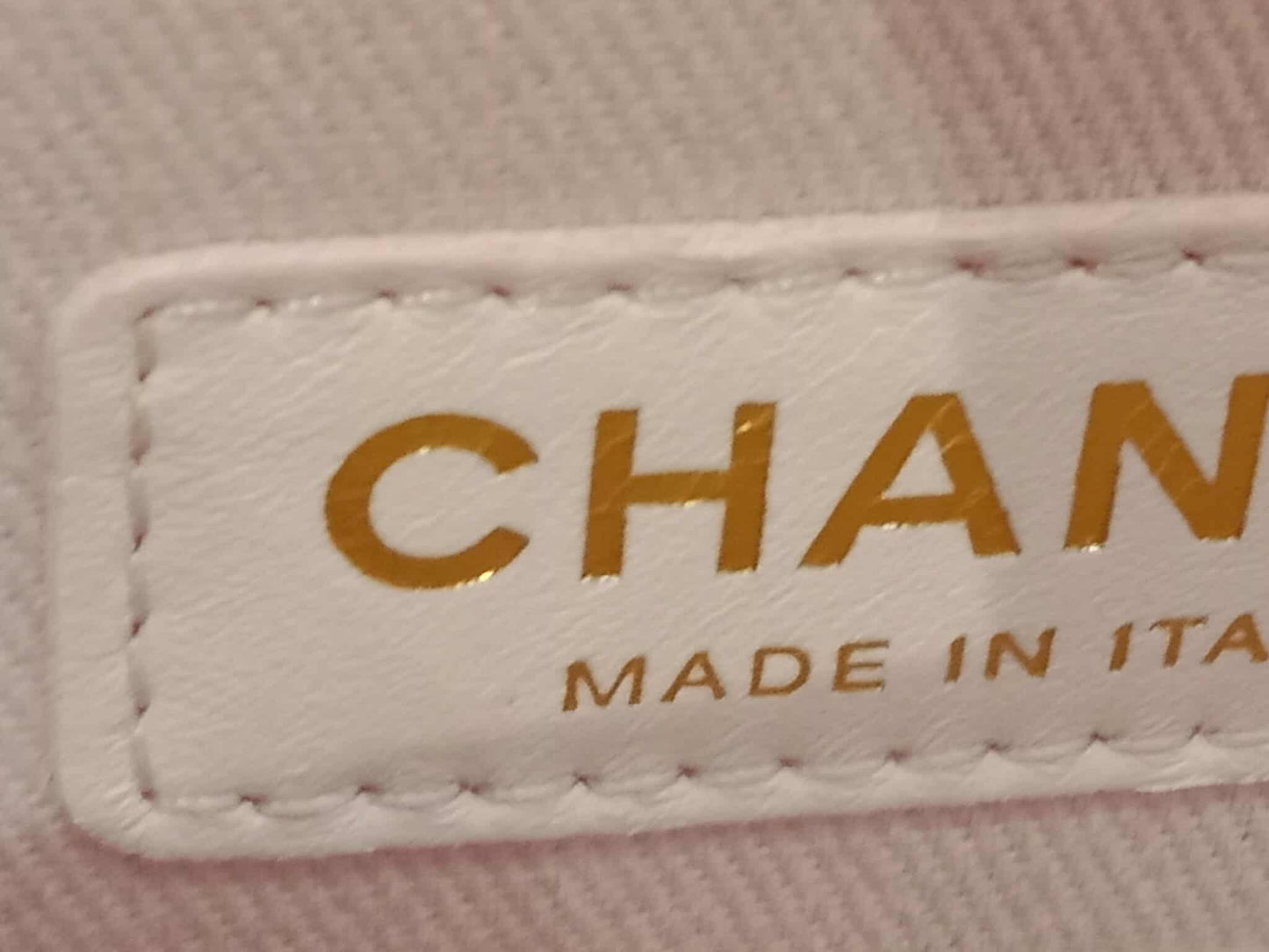 Chanel Business Affinity Light Pink Caviar Medium Microchipped