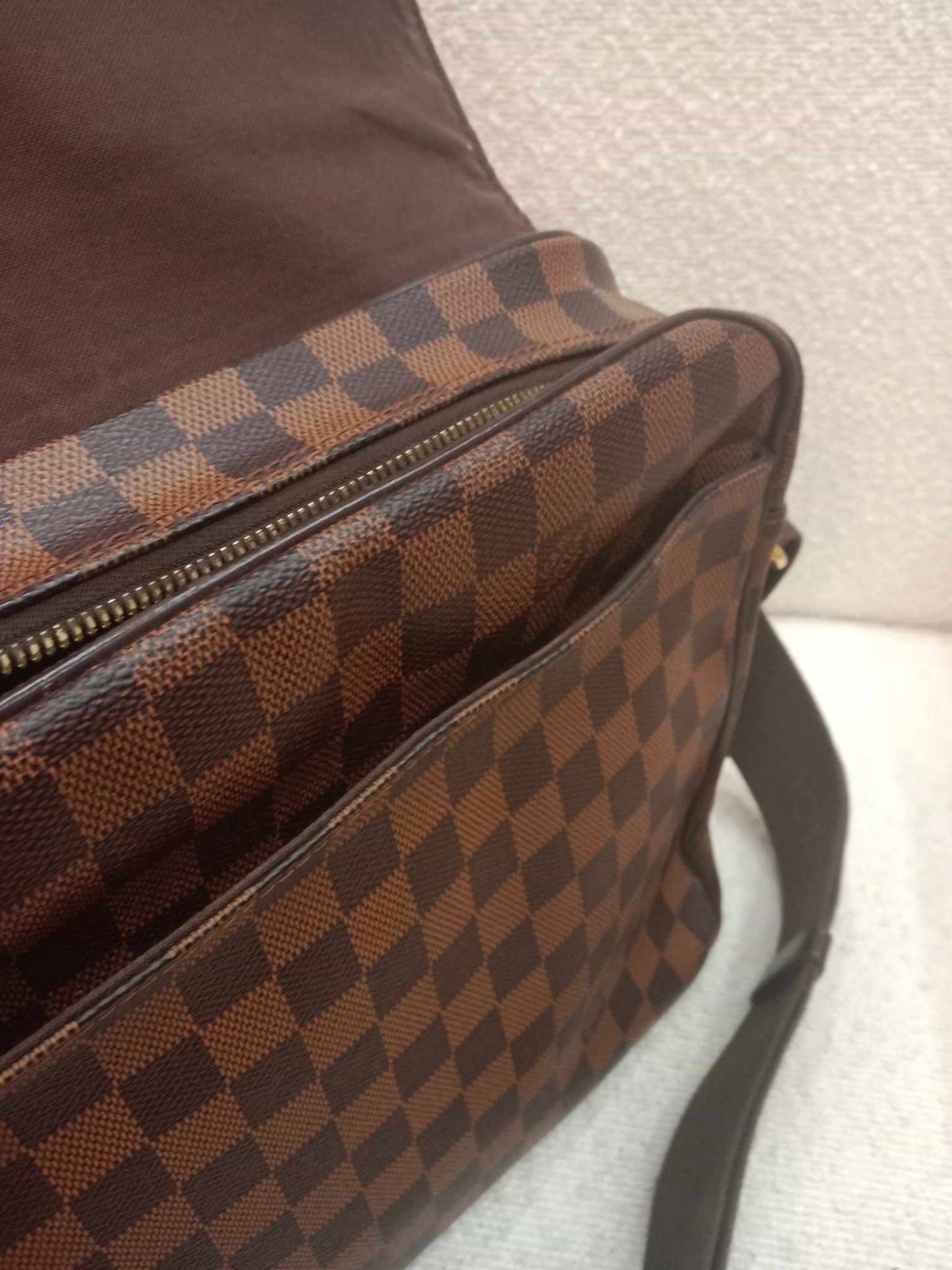Louis Vuitton Shelton Damier Ebene MM