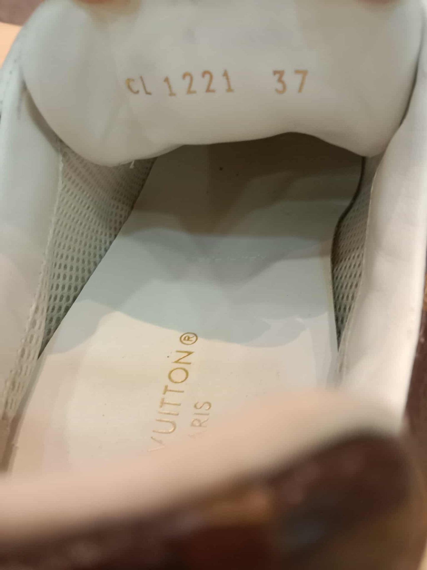 Louis Vuitton White Monogram Reverse Run Away Sneakers Size 37 (24)