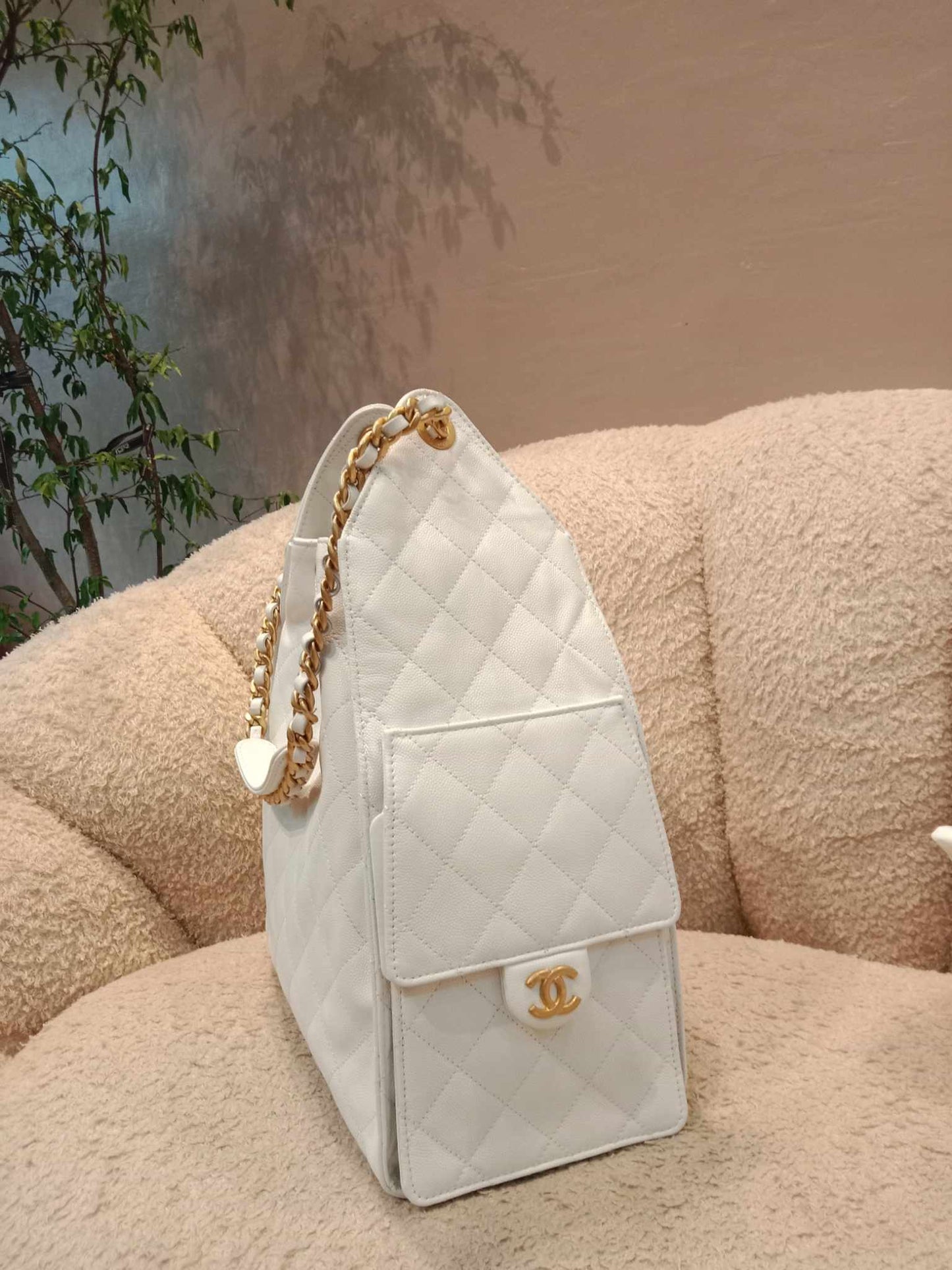 Chanel 25 Medium Hobo Bag Caviar White Microchipped Brandnew