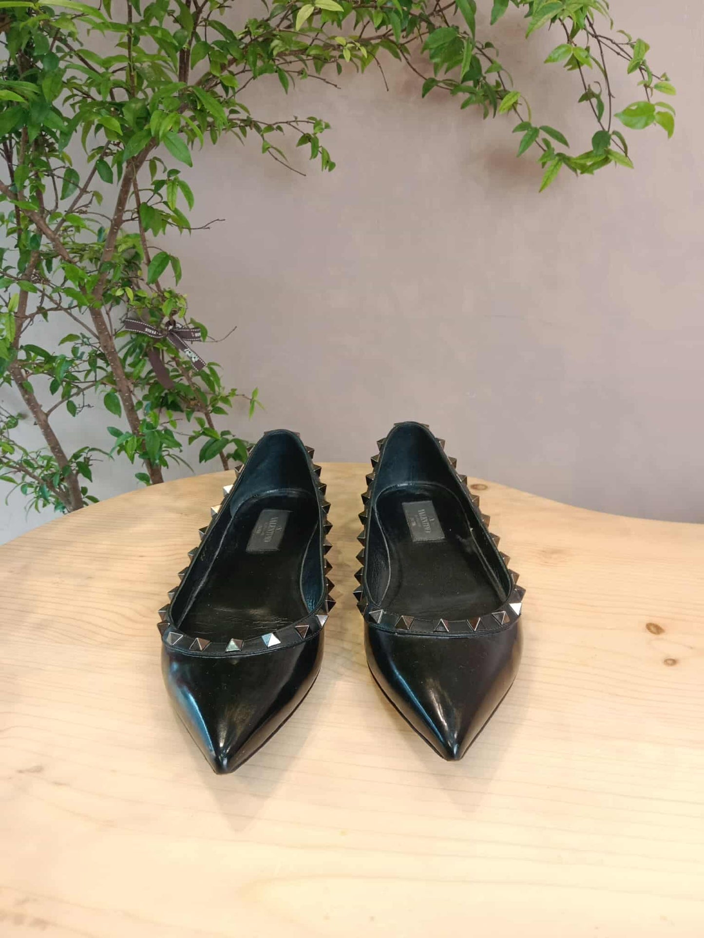 Valentino Garavani Black Patent Rockstud Pointed Toe Flat Size 38 1/2