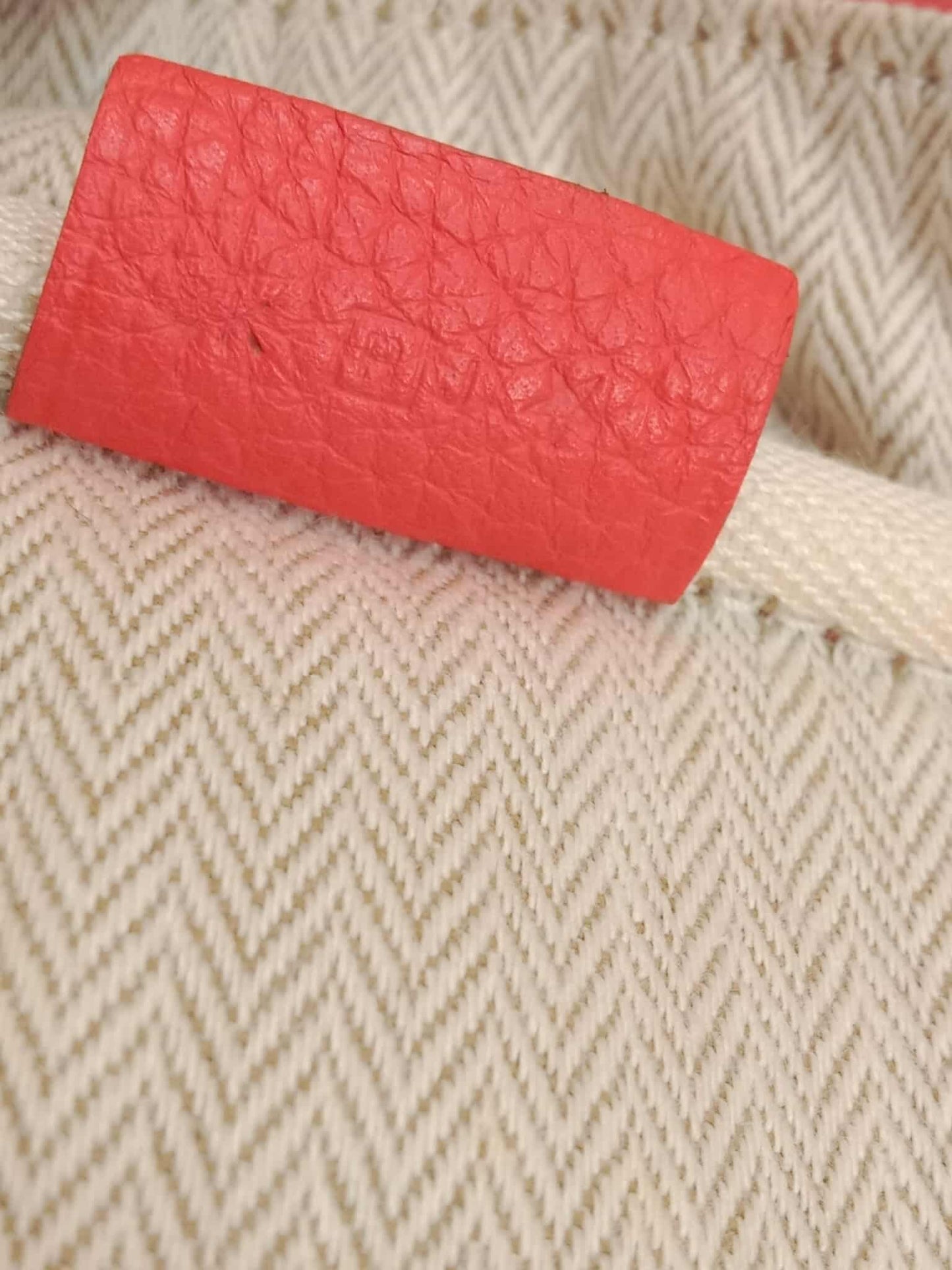 Hermes Victoria II 35 Rose Azalee Clemence Stamp P Square 2012