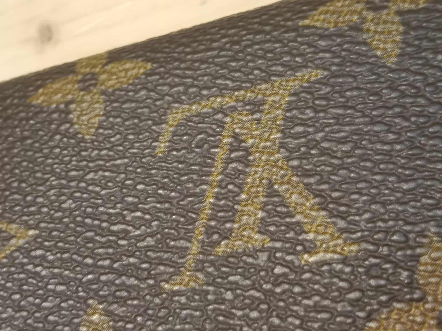 Louis Vuitton Monogram Zipped Coin Case