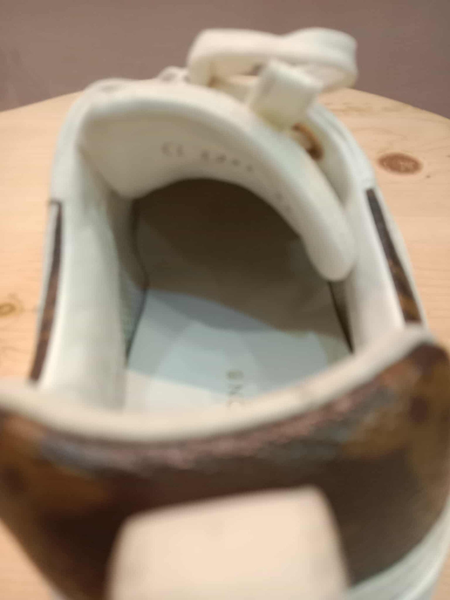 Louis Vuitton White Monogram Reverse Run Away Sneakers Size 37 (24)