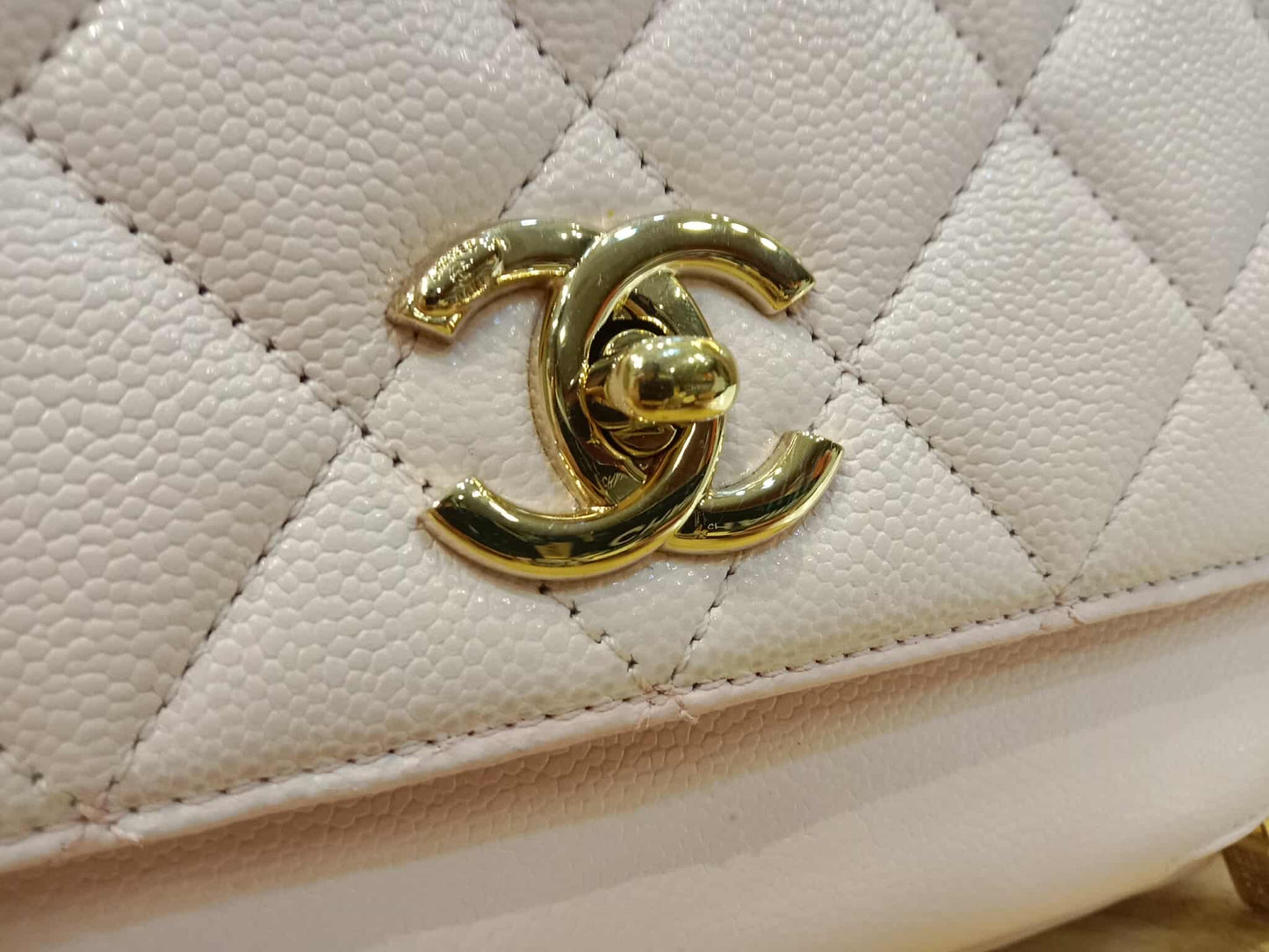 Chanel Business Affinity Light Pink Caviar Medium Microchipped