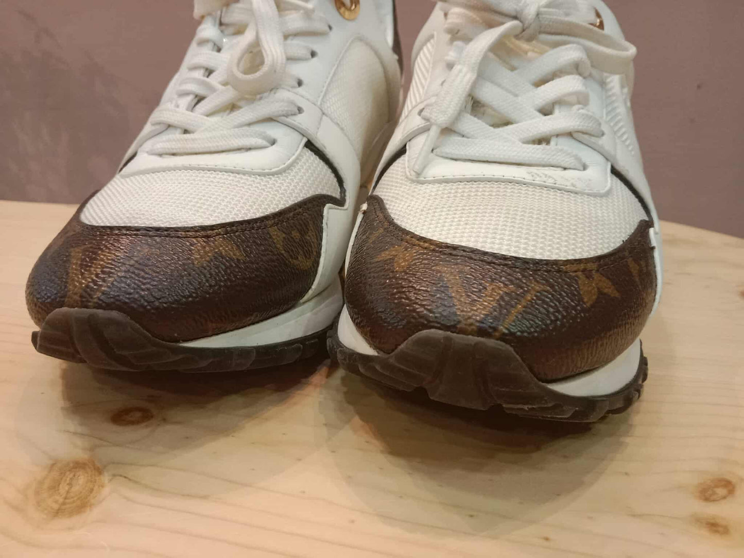 Louis Vuitton White Monogram Reverse Run Away Sneakers Size 37 (24)
