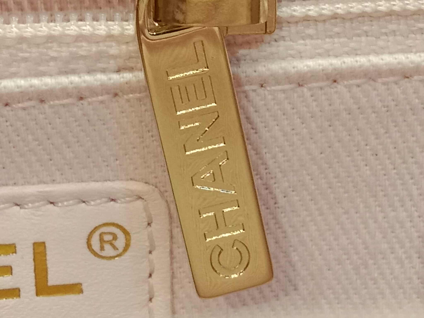 Chanel Business Affinity Light Pink Caviar Medium Microchipped