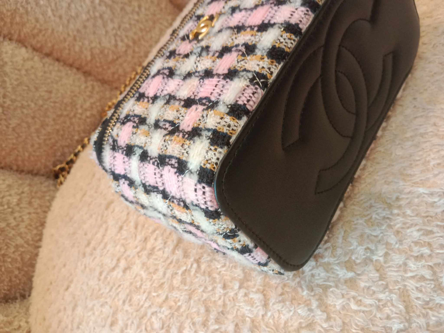 Chanel Tweed Pearlcrush Vanity Case Microchipped