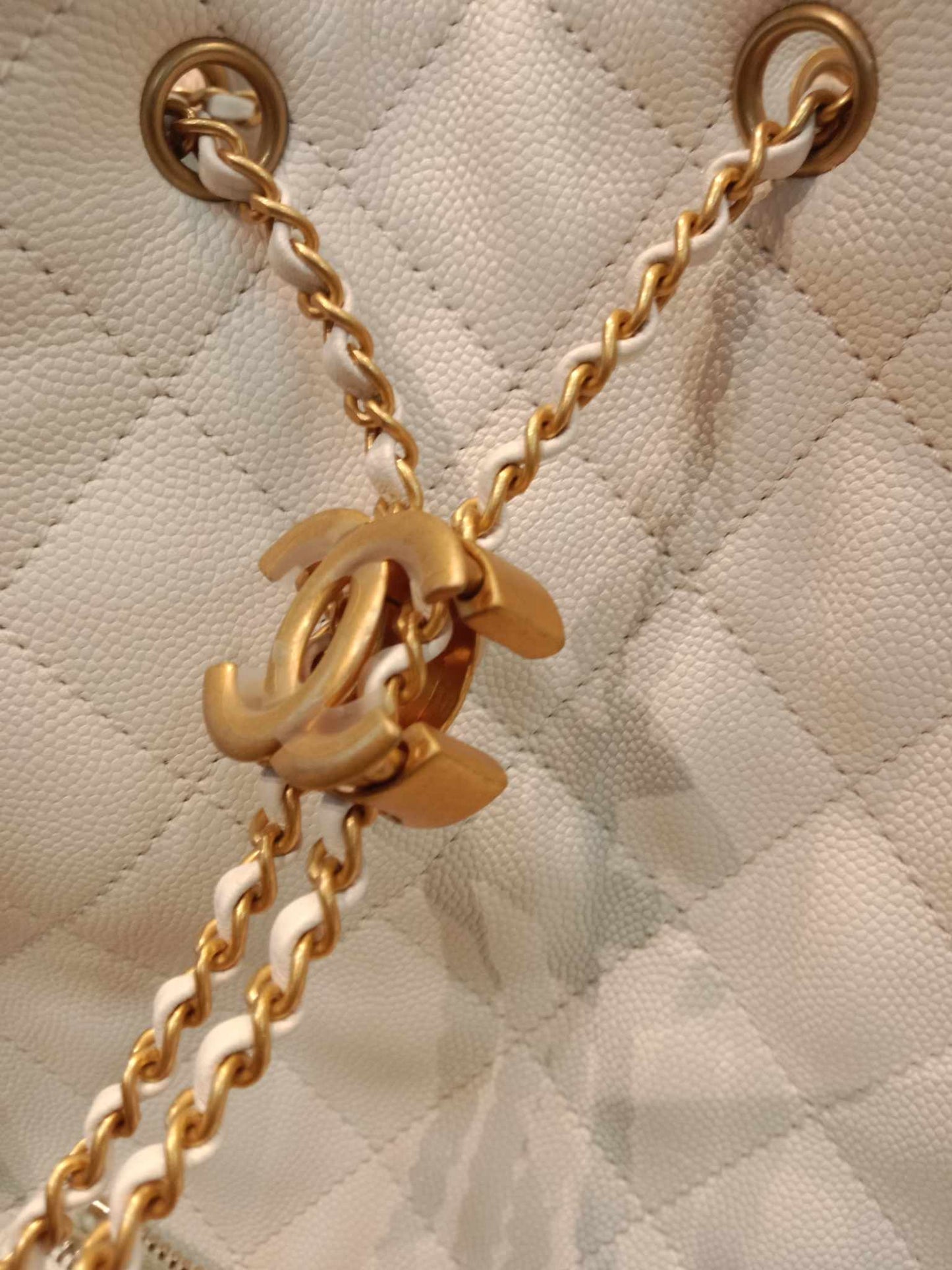 Chanel 25 Medium Hobo Bag Caviar White Microchipped Brandnew