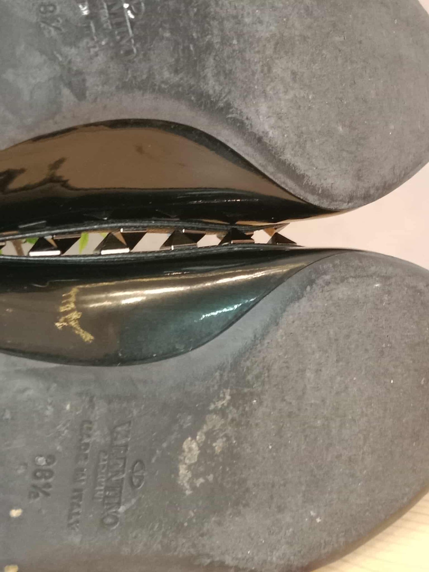 Valentino Garavani Black Patent Rockstud Pointed Toe Flat Size 38 1/2