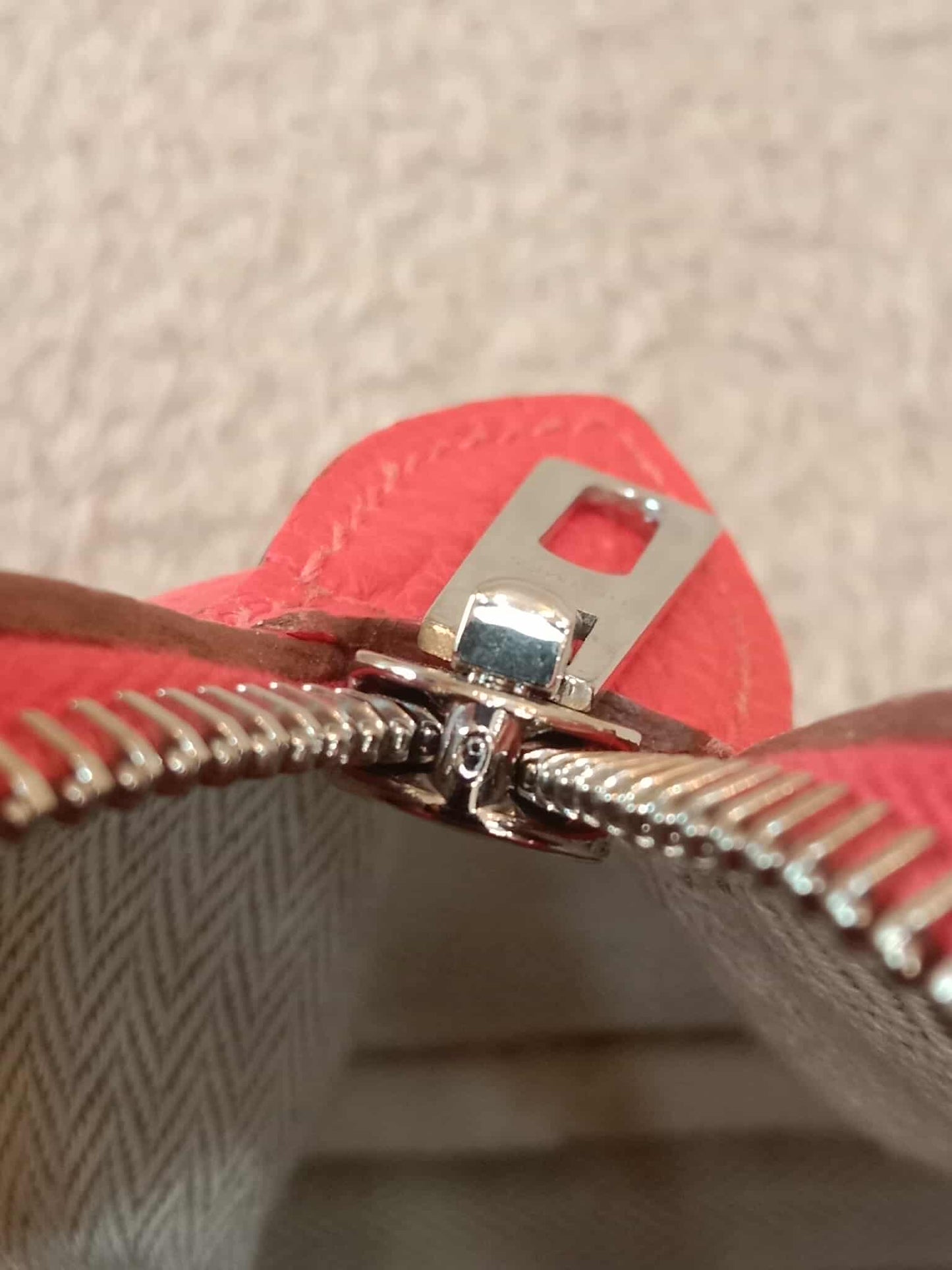 Hermes Victoria II 35 Rose Azalee Clemence Stamp P Square 2012