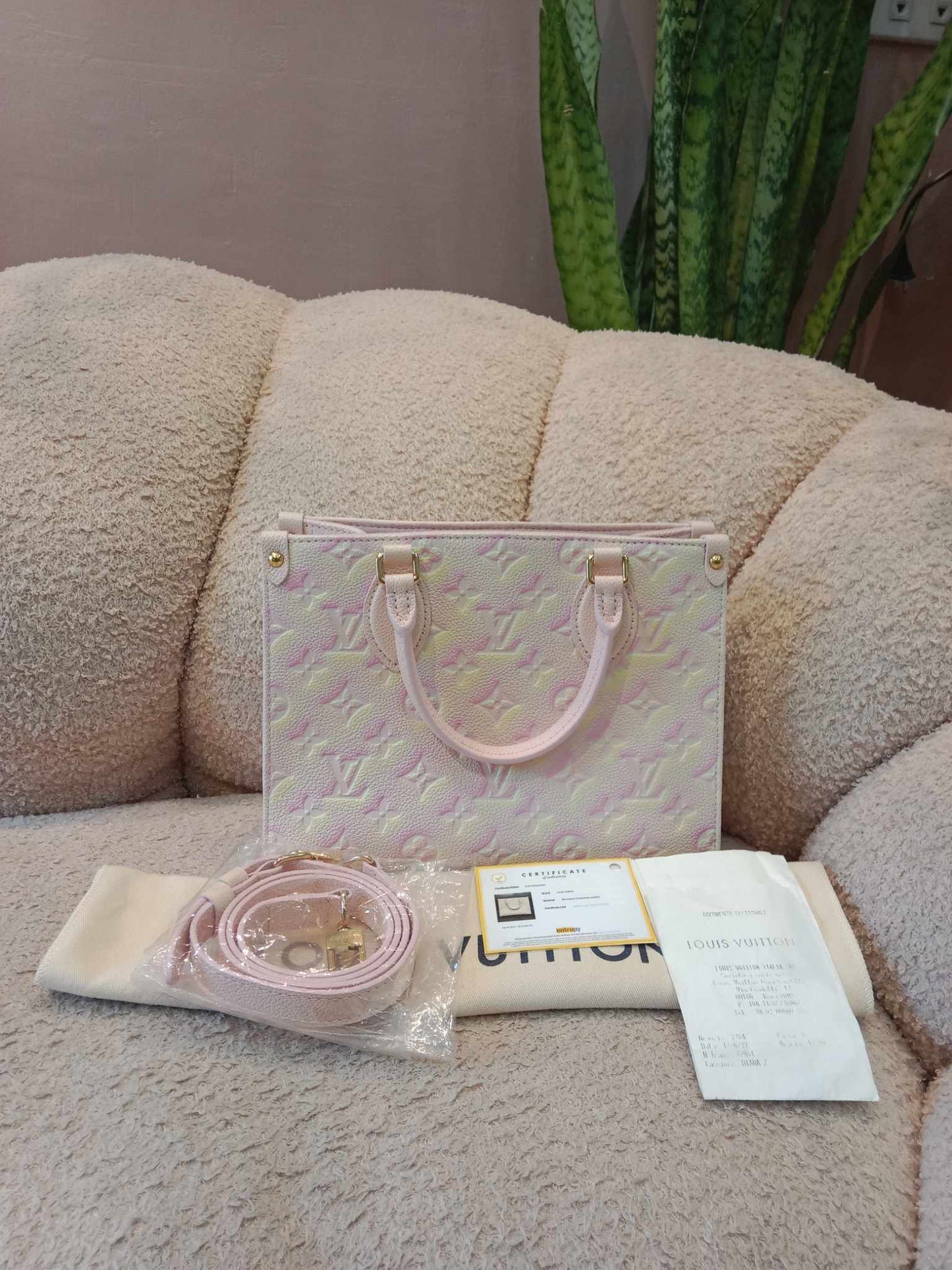 Louis Vuitton OTG PM Monogram Empreinte Rose