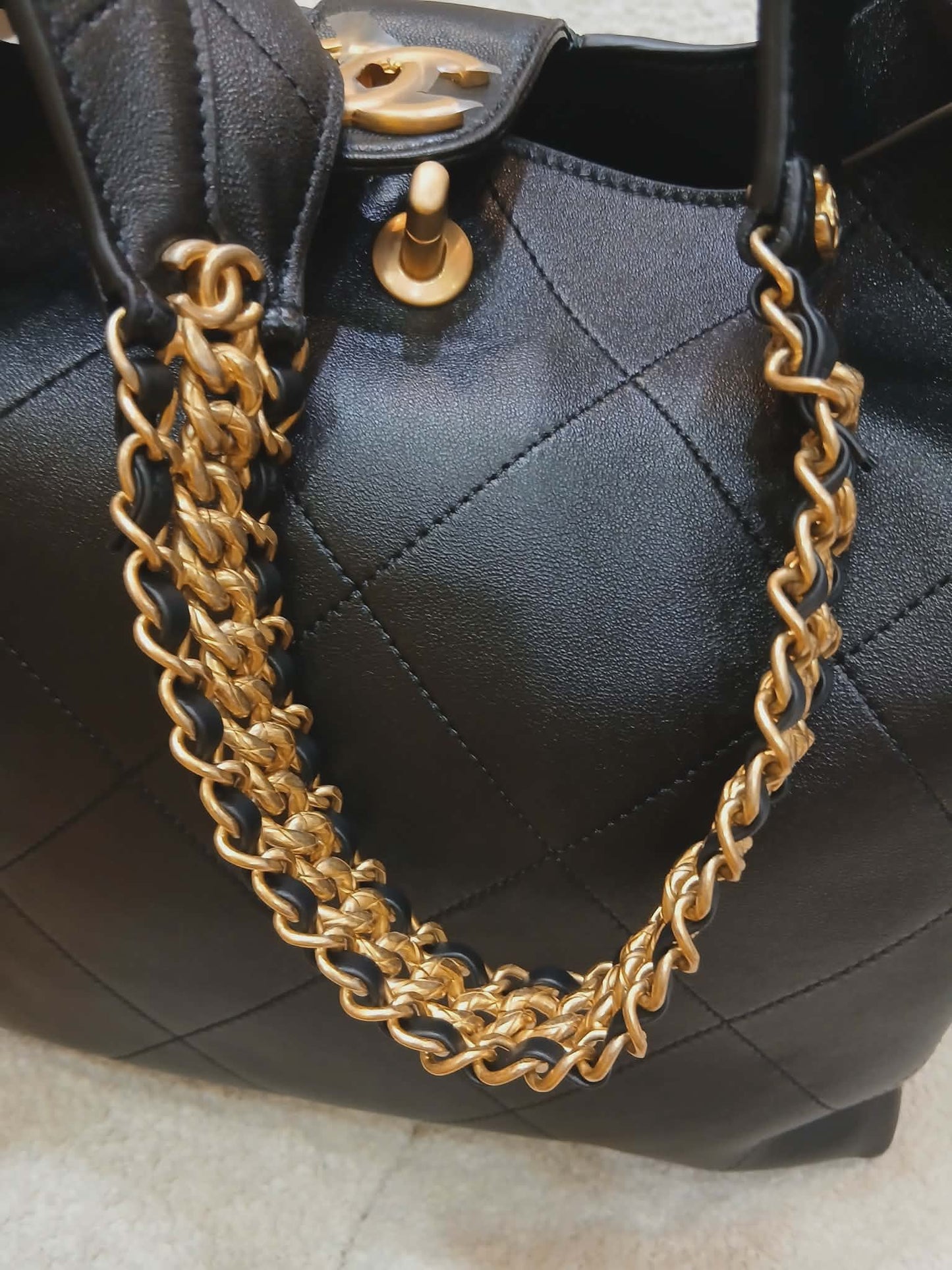 Chanel Hobo Bag Shiny Calfskin Black Microchipped Fullset