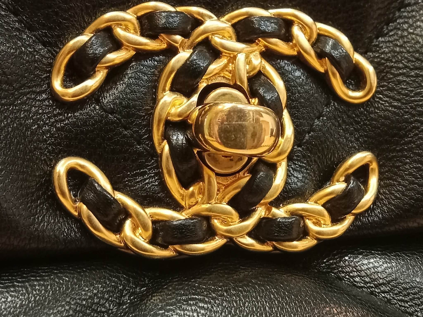 Chanel 19 Lambskin Large Black Series30