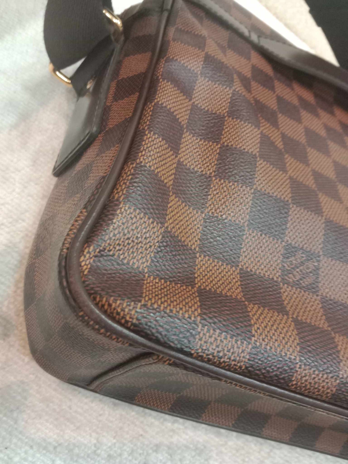 Louis Vuitton Shelton Damier Ebene MM