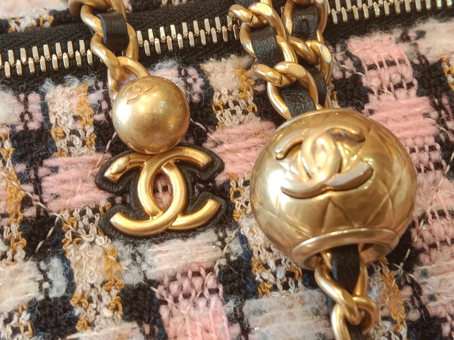 Chanel Tweed Pearlcrush Vanity Case Microchipped