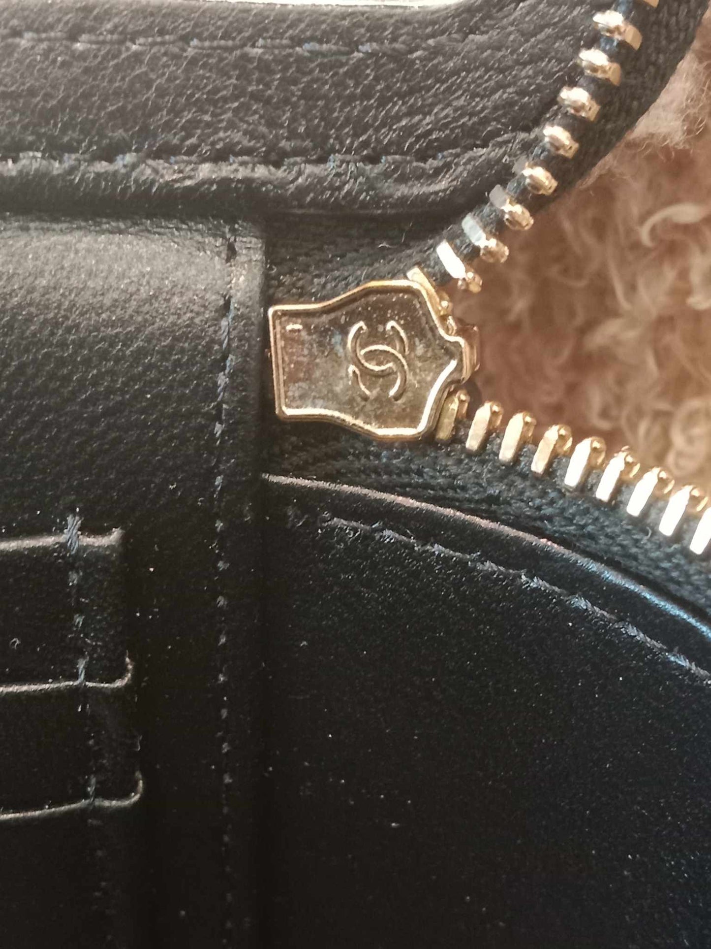 Chanel Tweed Pearlcrush Vanity Case Microchipped
