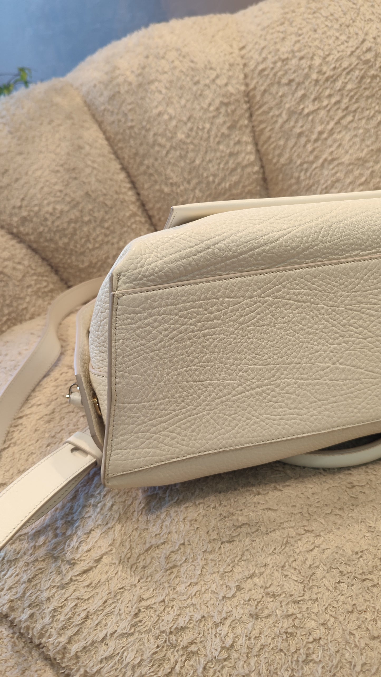 Givenchy Sway Calfskin White