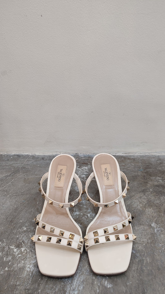 Valentino Garavani Rockstud White Sandals Size 37