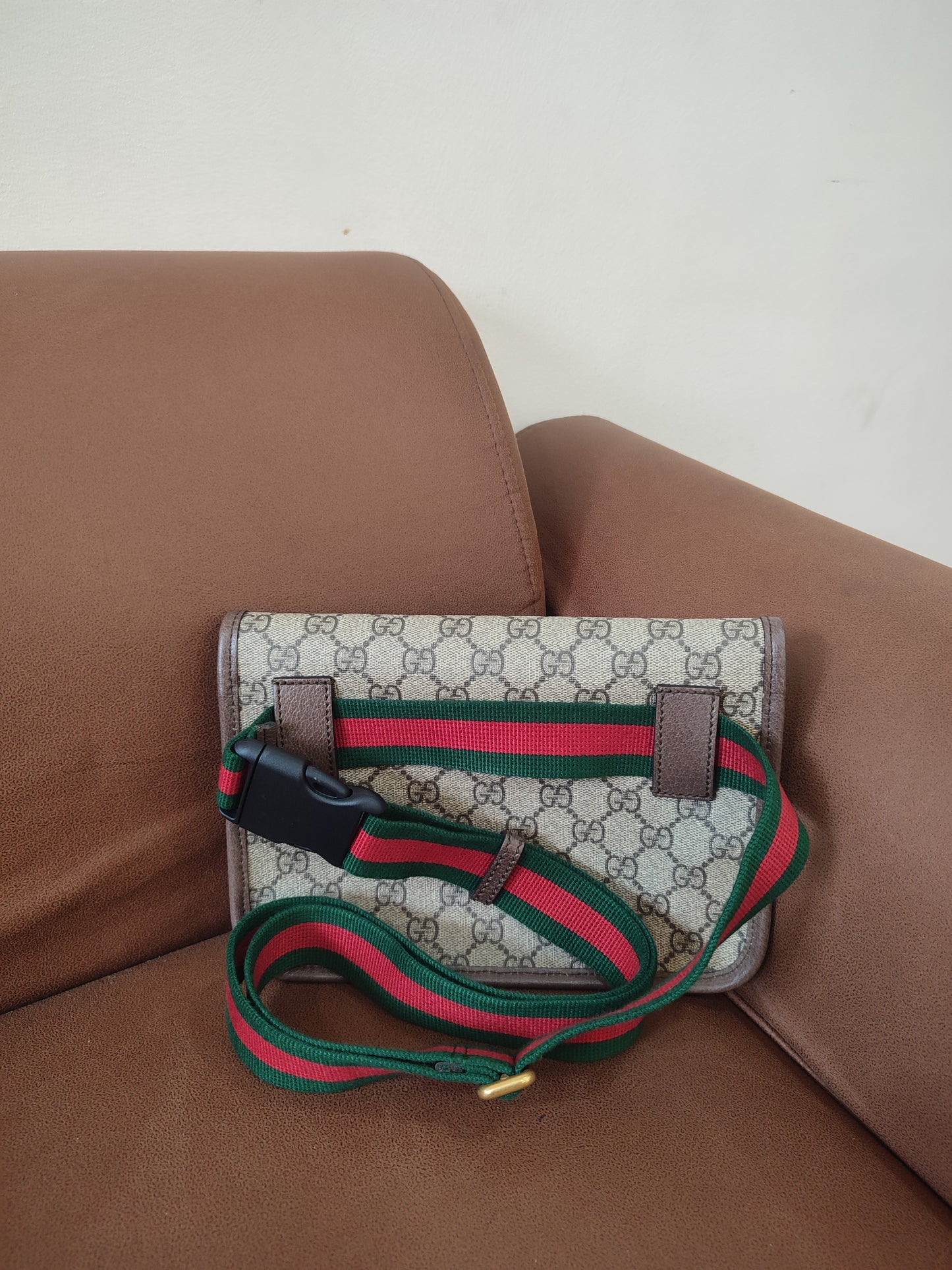 Gucci GG Supreme Monogram Neo Vintage Messenger Bag