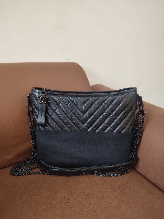 Chanel Gabrielle Hobo Medium So Black Calfskin Series 28