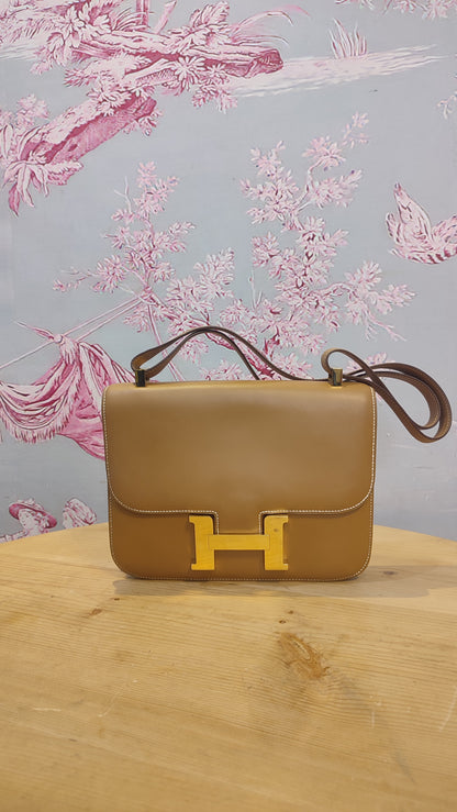 Hermes Vintage Constance 23 Chamonix Gold on Gold Stamp T Circle 1990